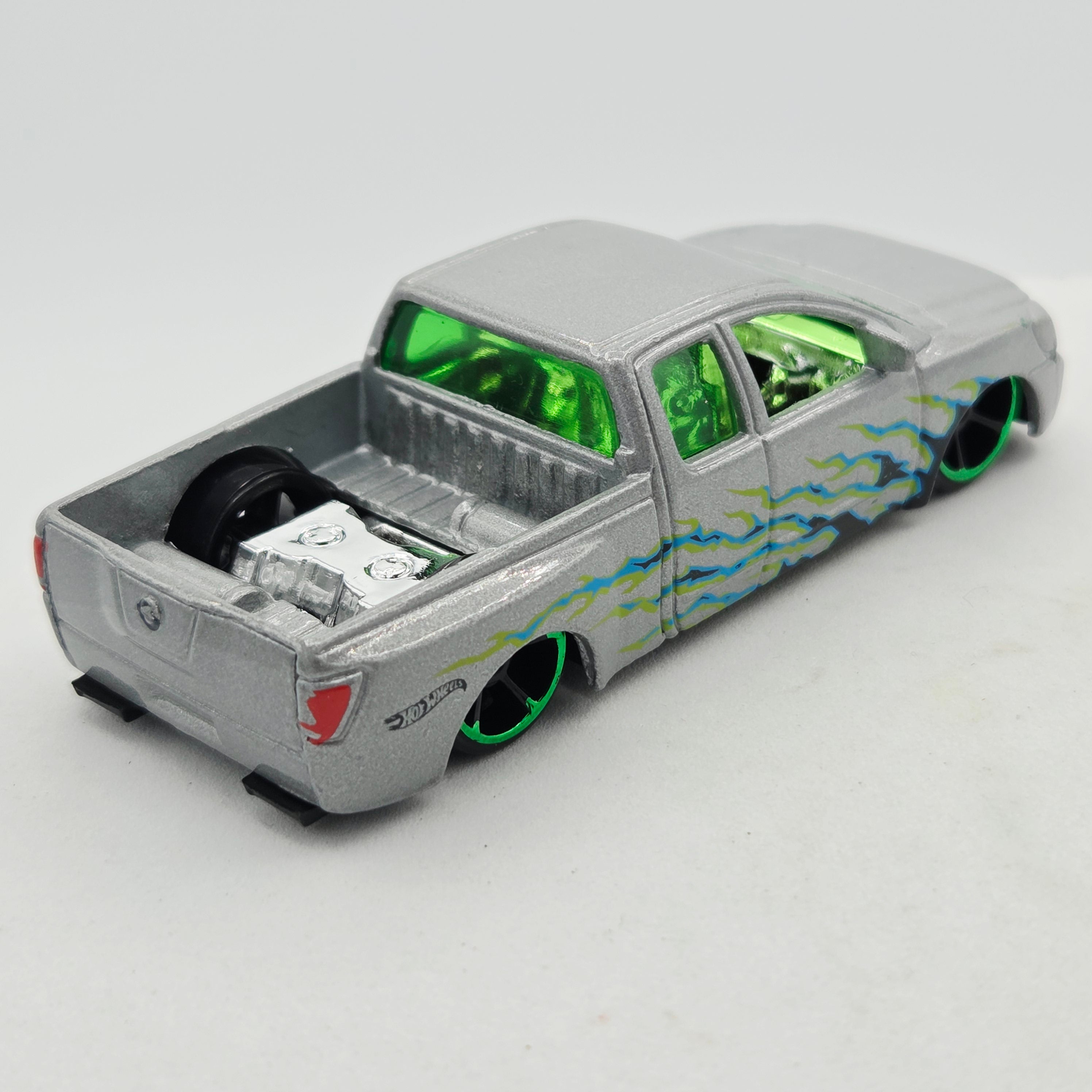 Hot Wheels Nissan Titan Pickup (2016 HW Hot Trucks 5 Pack - Multipack Exclusive)