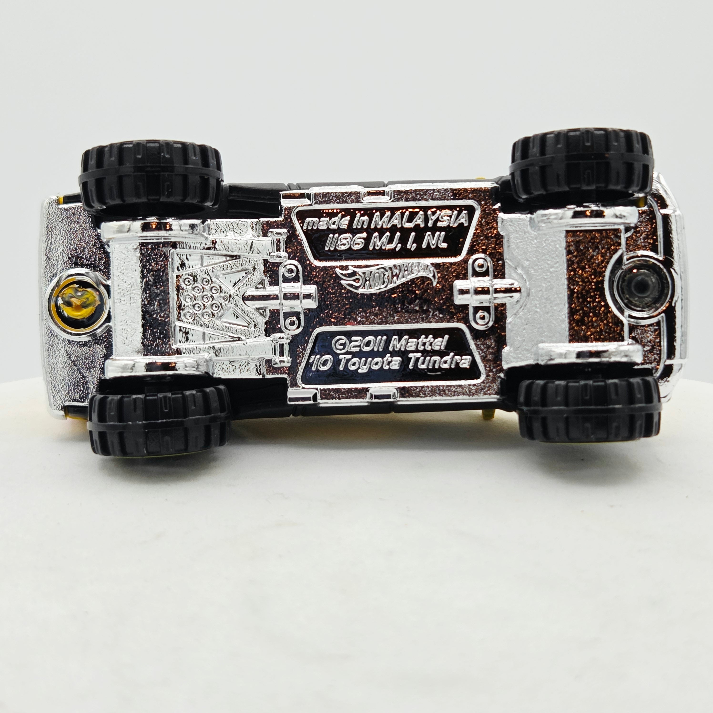 Hot Wheels '10 Toyota Tundra Pickup (2016 HW Hot Trucks 5 Pack - Multipack Exclusive)