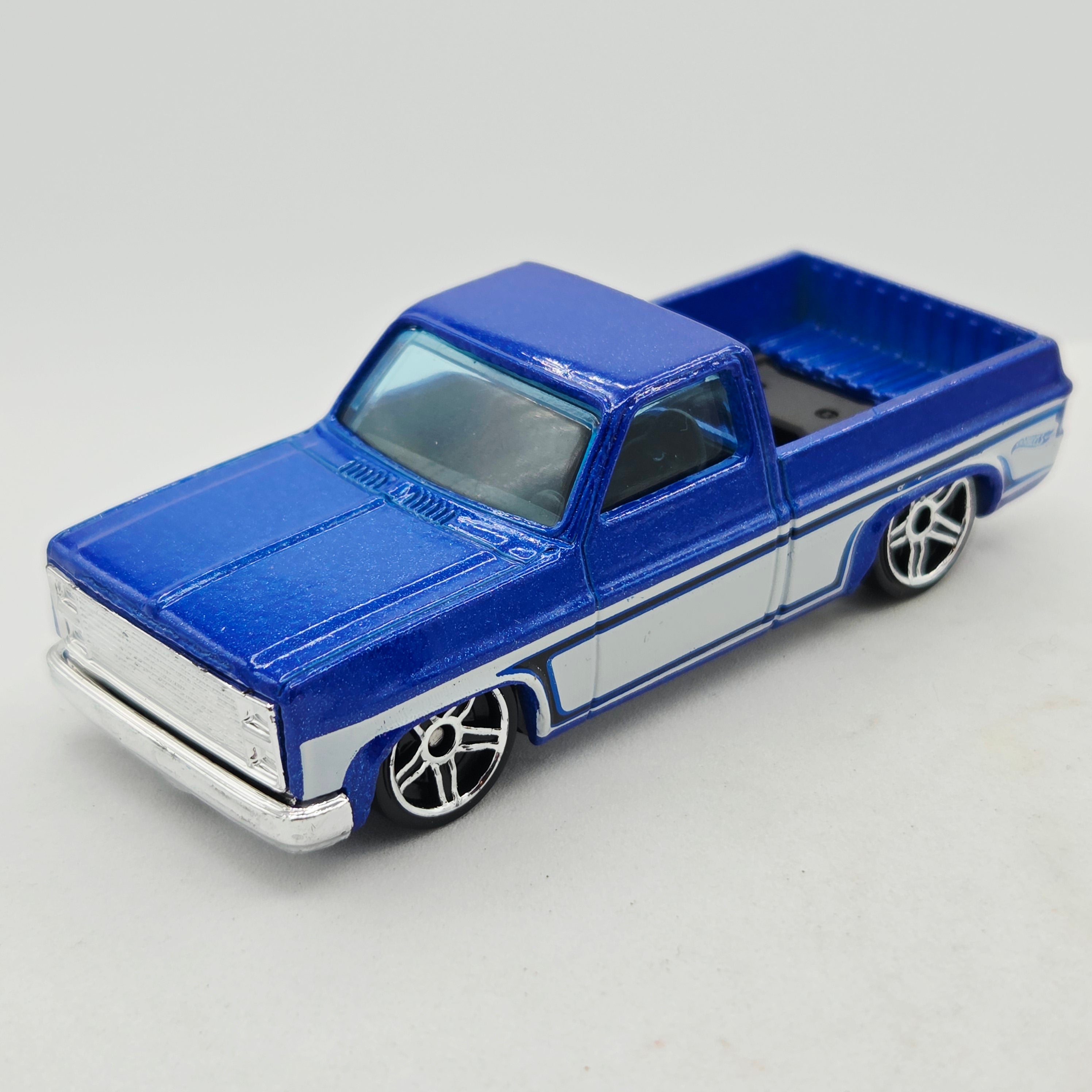 Hot Wheels '83 Chevrolet Silverado (2016 HW Hot Trucks 5 Pack - Multipack Exclusive)