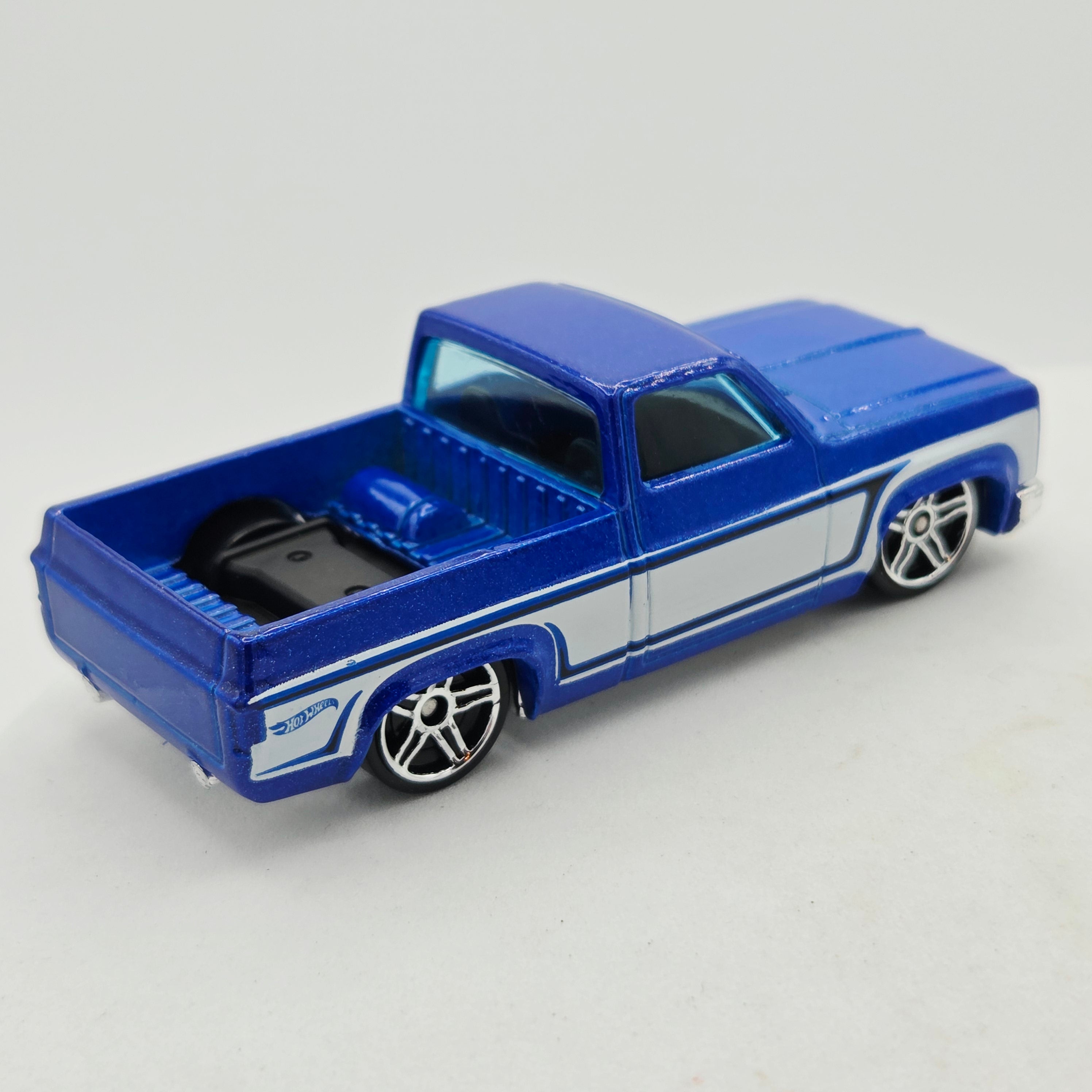 Hot Wheels '83 Chevrolet Silverado (2016 HW Hot Trucks 5 Pack - Multipack Exclusive)