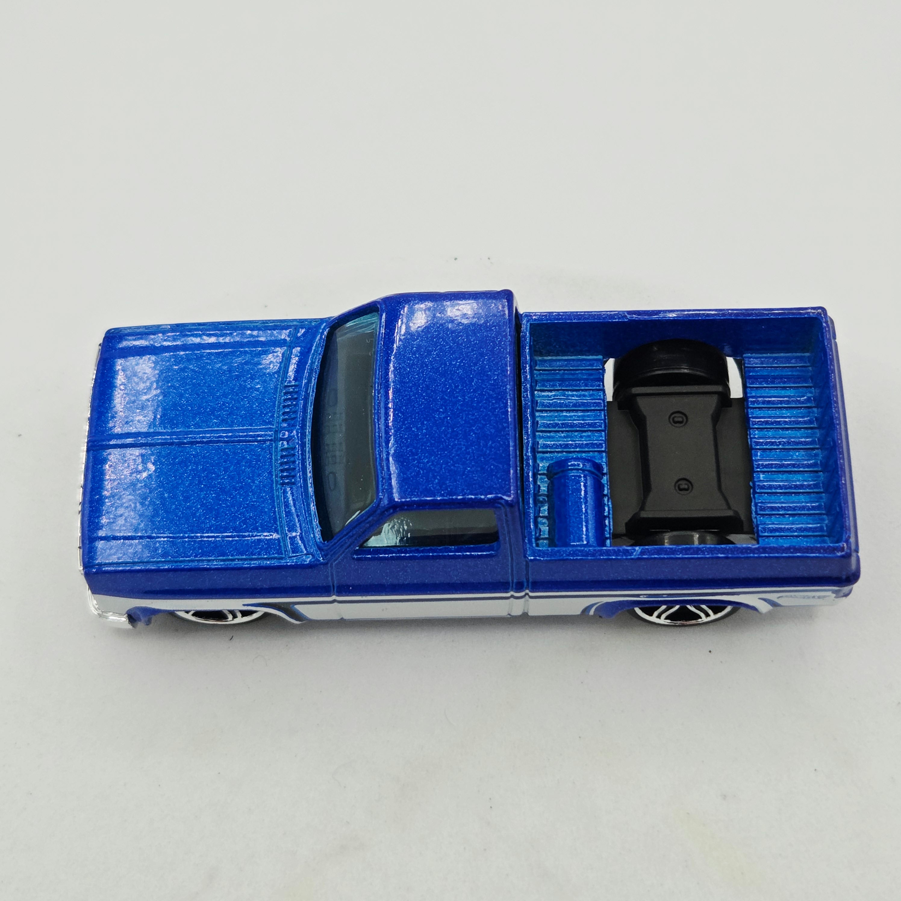 Hot Wheels '83 Chevrolet Silverado (2016 HW Hot Trucks 5 Pack - Multipack Exclusive)