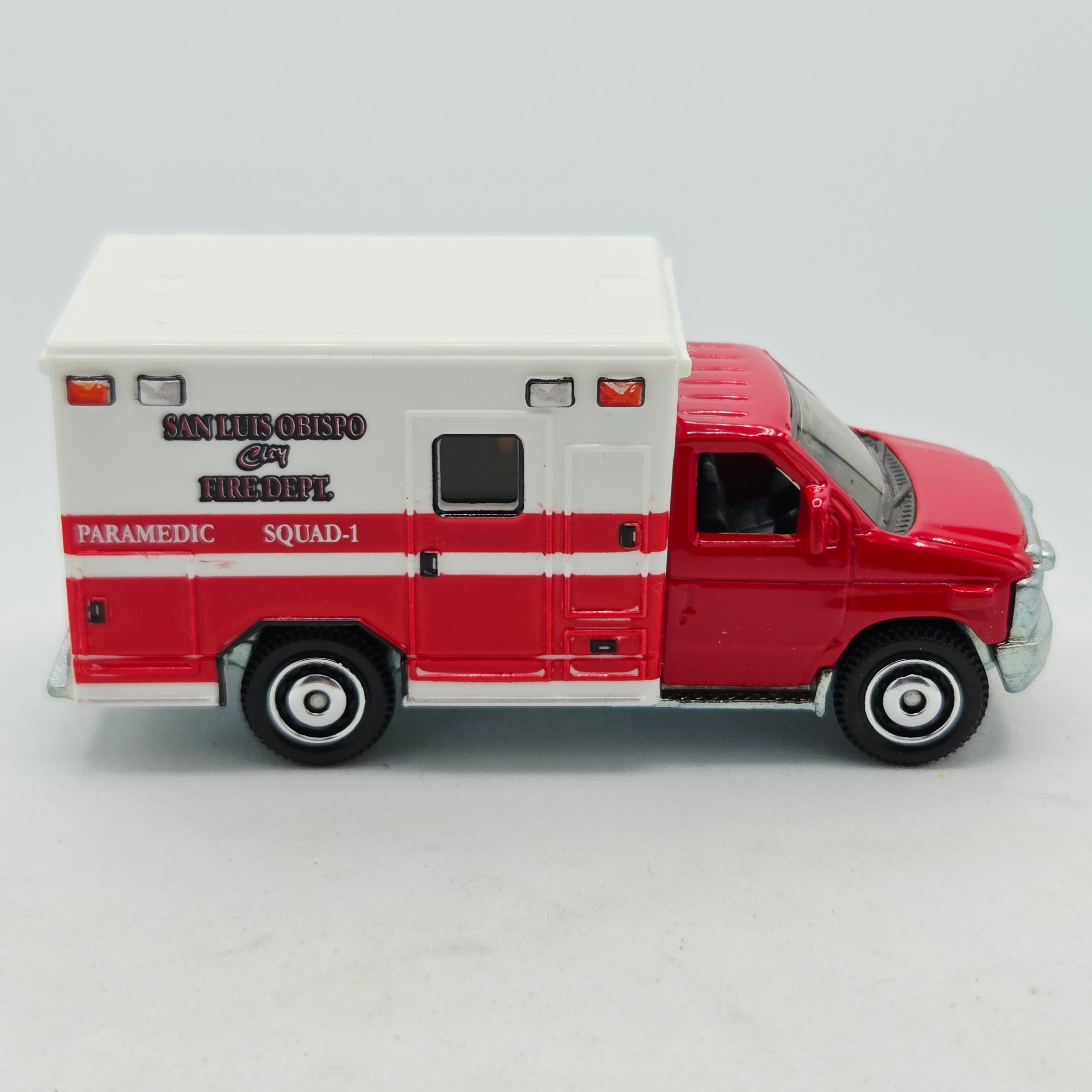 Matchbox '09 Ford F-350 Ambulance "San Luis Obispo" (2010 MBX Basic - Emergency Response)