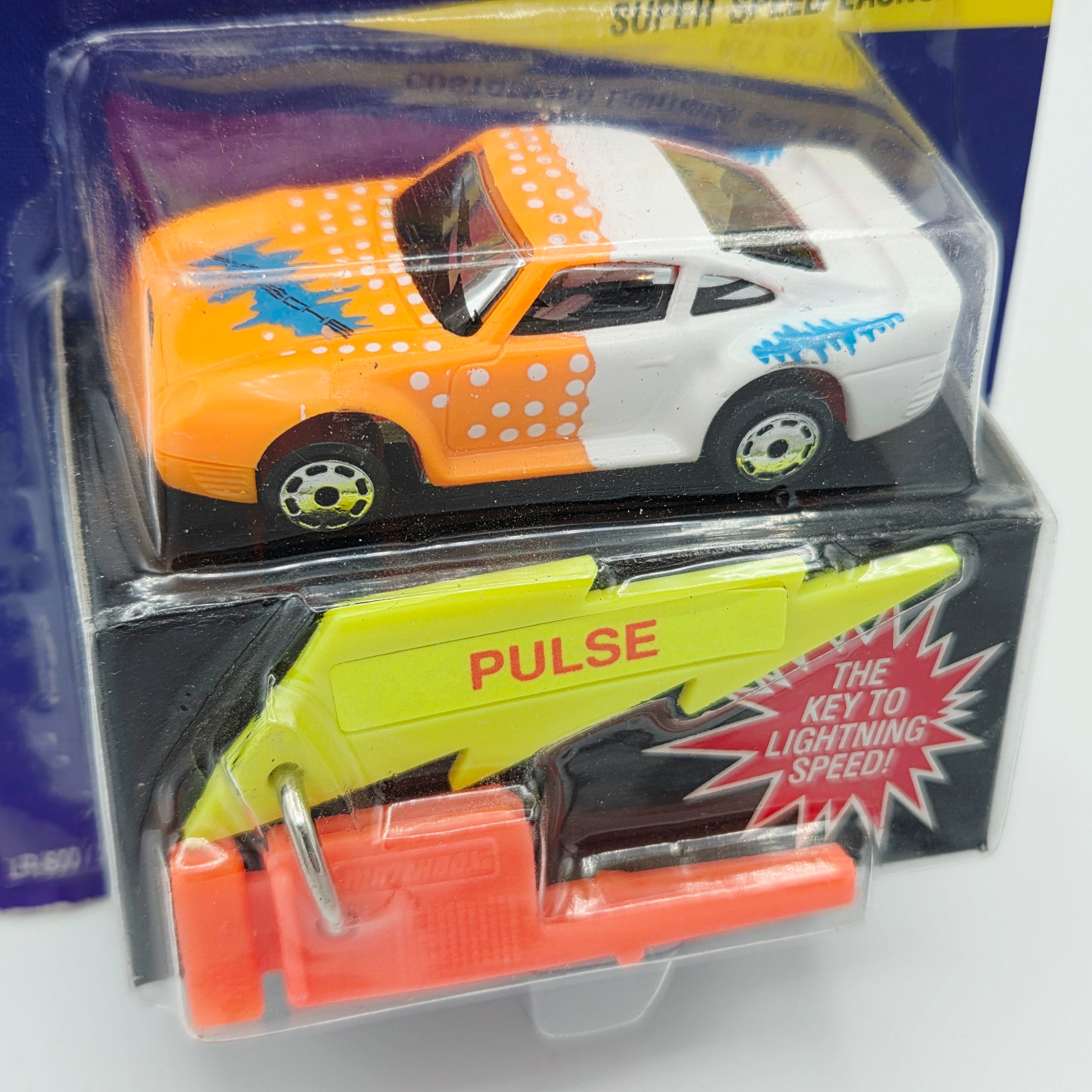 Matchbox Porsche 959 w/ Key Chain (1992 Lightning Key Cars)