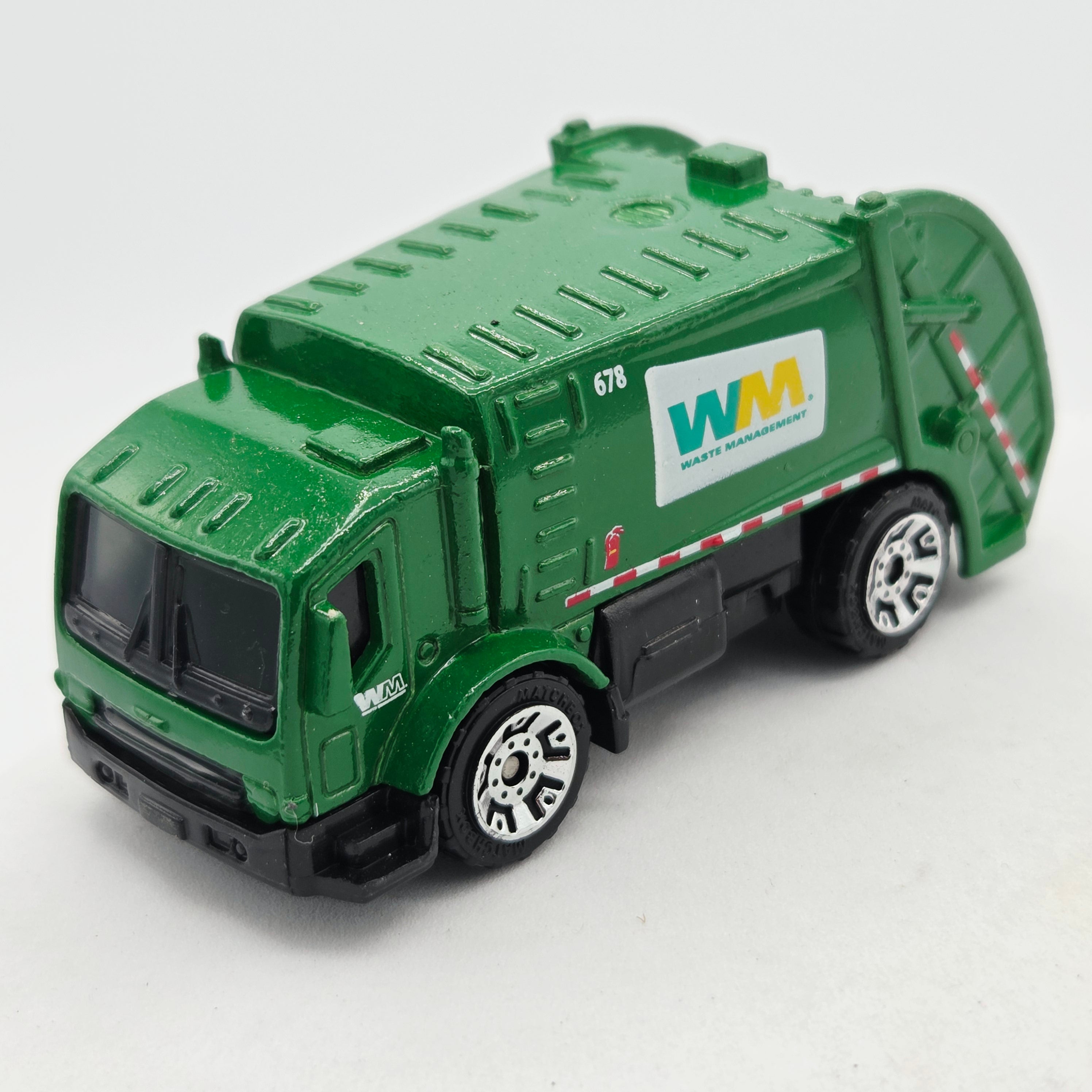 Matchbox MBX Trash Titan Garbage Truck "Waste Management" (2007 MBX Basic - Metal)