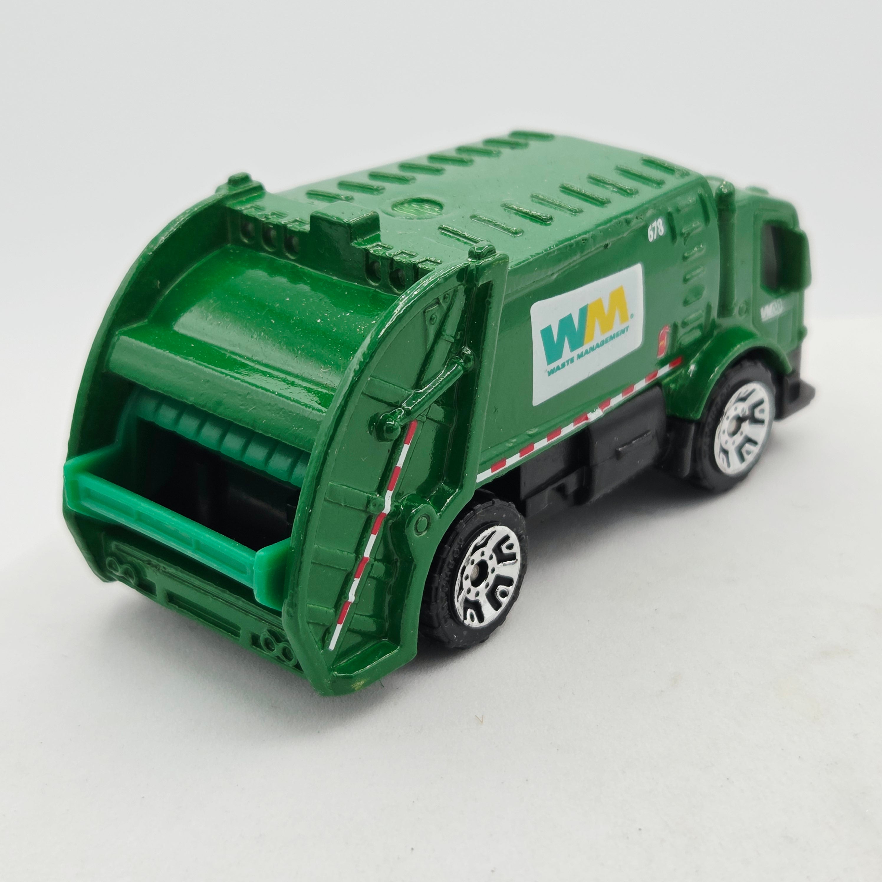 Matchbox MBX Trash Titan Garbage Truck "Waste Management" (2007 MBX Basic - Metal)
