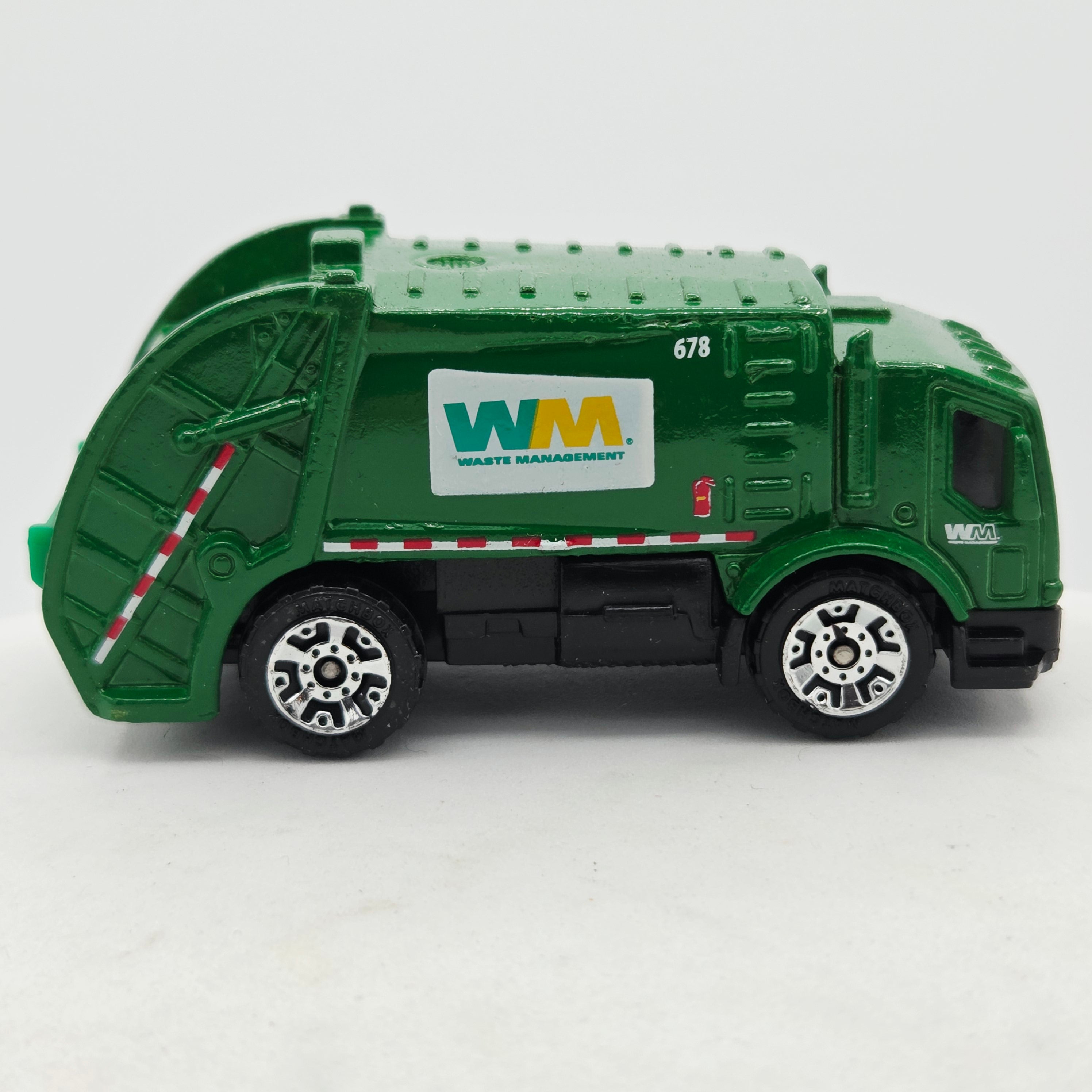 Matchbox MBX Trash Titan Garbage Truck "Waste Management" (2007 MBX Basic - Metal)