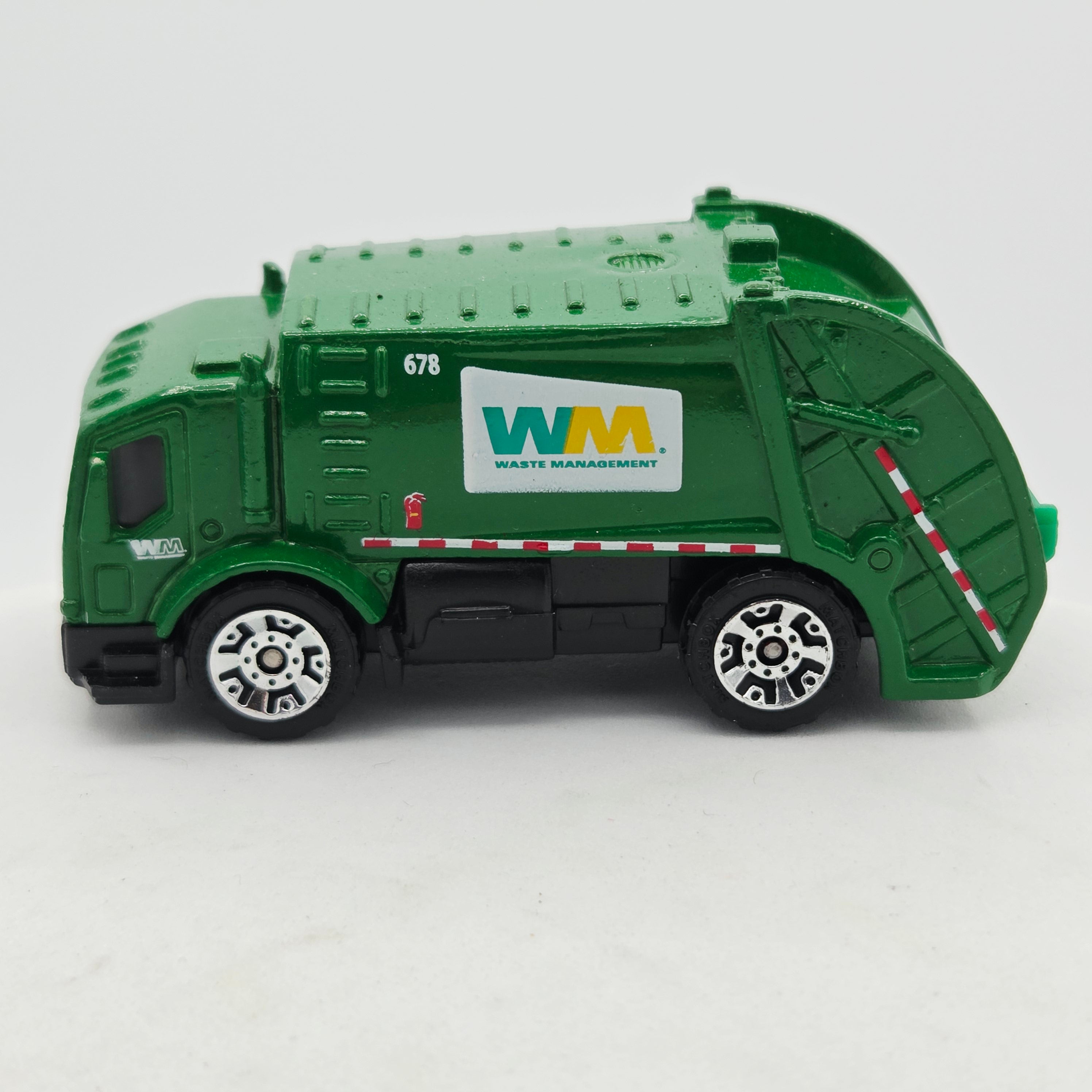 Matchbox MBX Trash Titan Garbage Truck "Waste Management" (2007 MBX Basic - Metal)