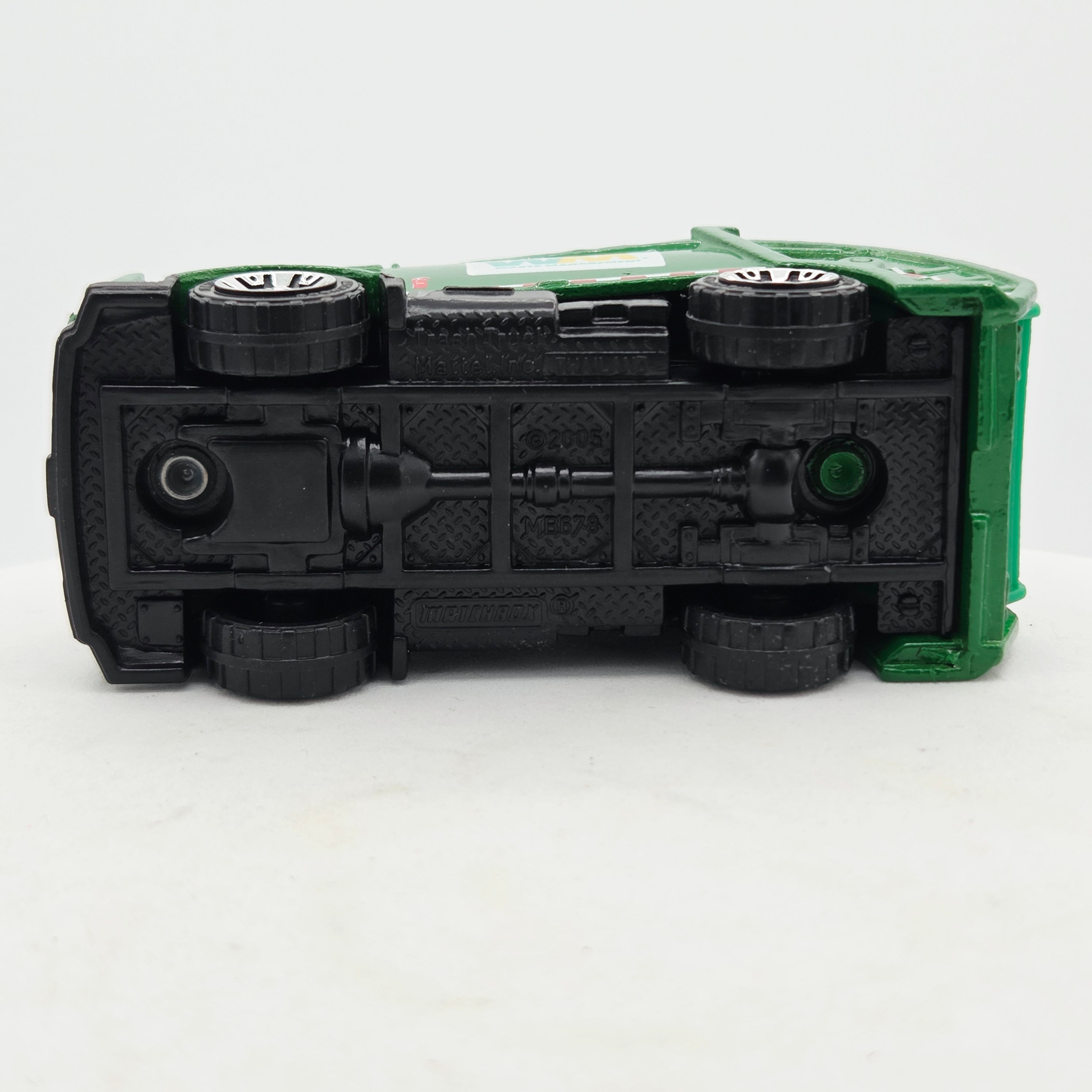 Matchbox MBX Trash Titan Garbage Truck "Waste Management" (2007 MBX Basic - Metal)