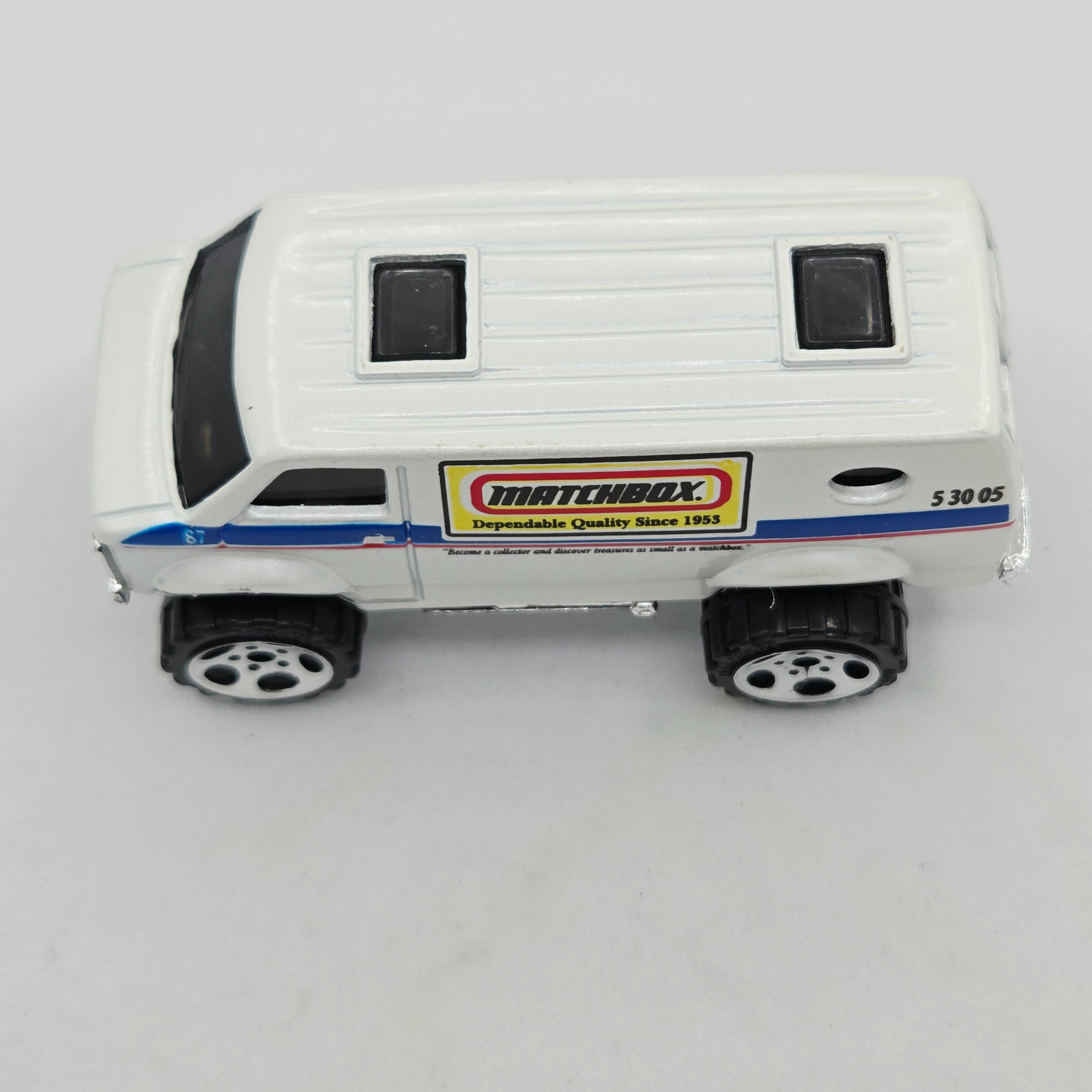 Matchbox 4x4 Chevy Van (2006 MBX Basic - Metal)