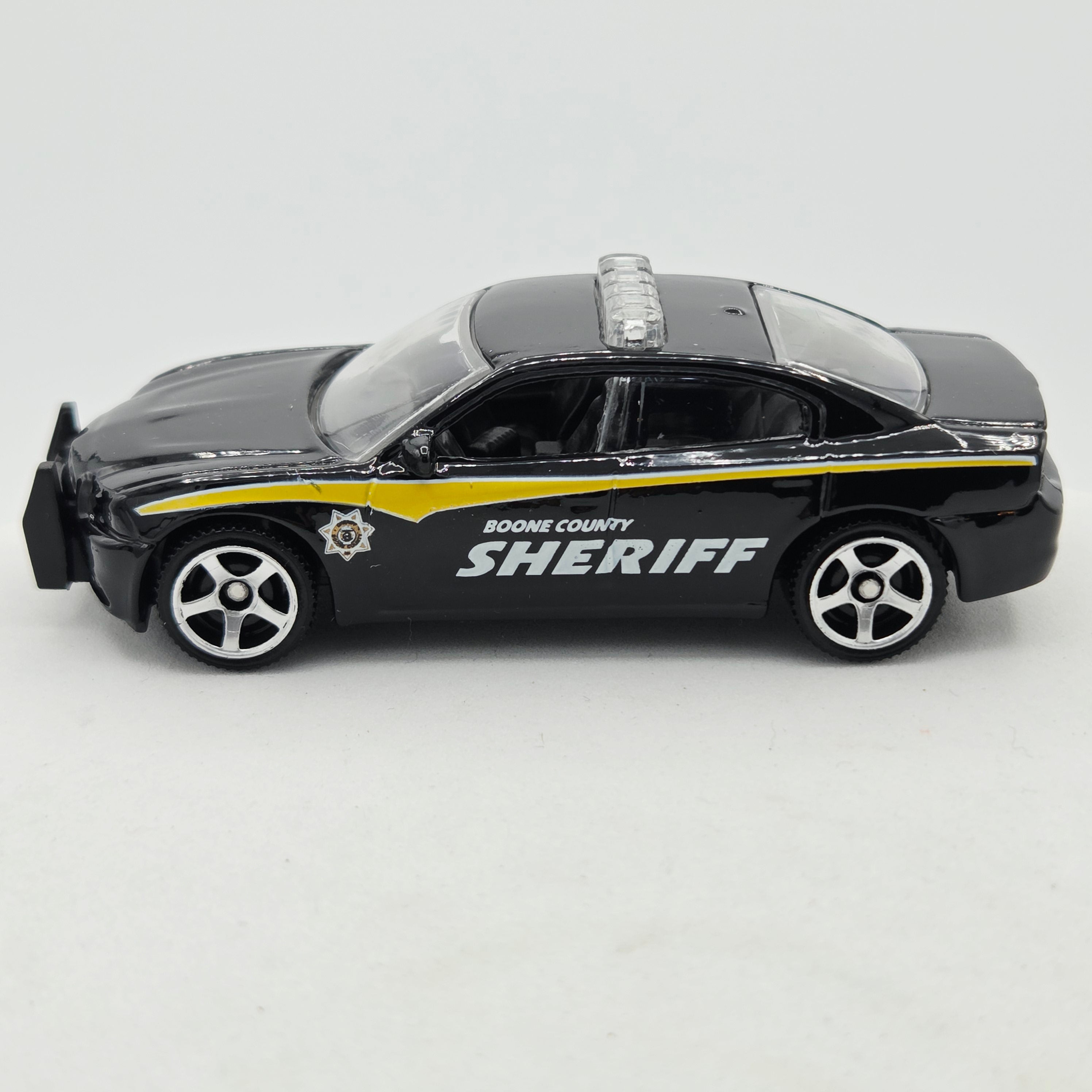 Matchbox Dodge Charger Pursuit "Sheriff" (2014 MBX Basic - Heroic Rescue)