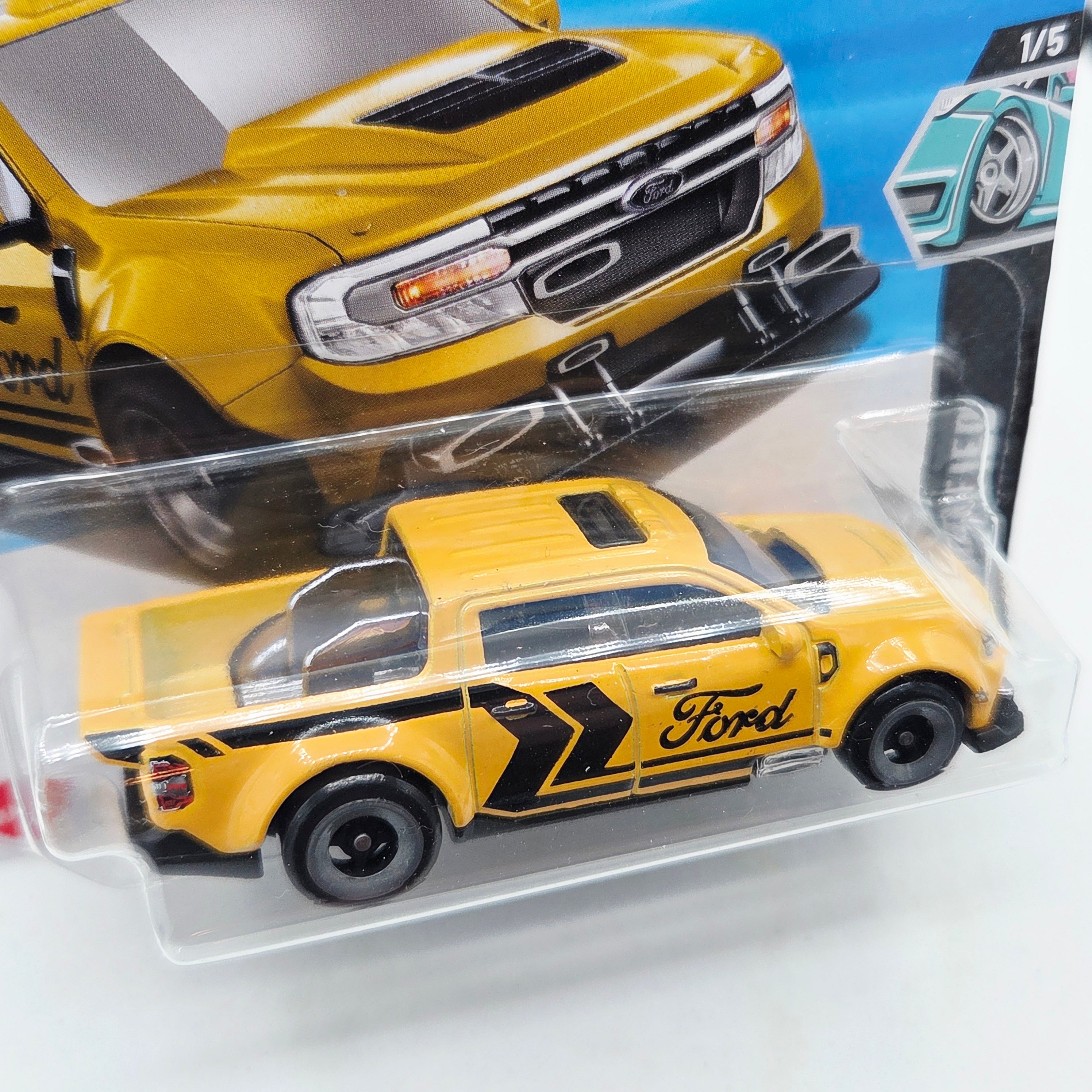 Hot Wheels '22 Ford Maverick Custom - Short Card (2025 HW Basic - Modified)