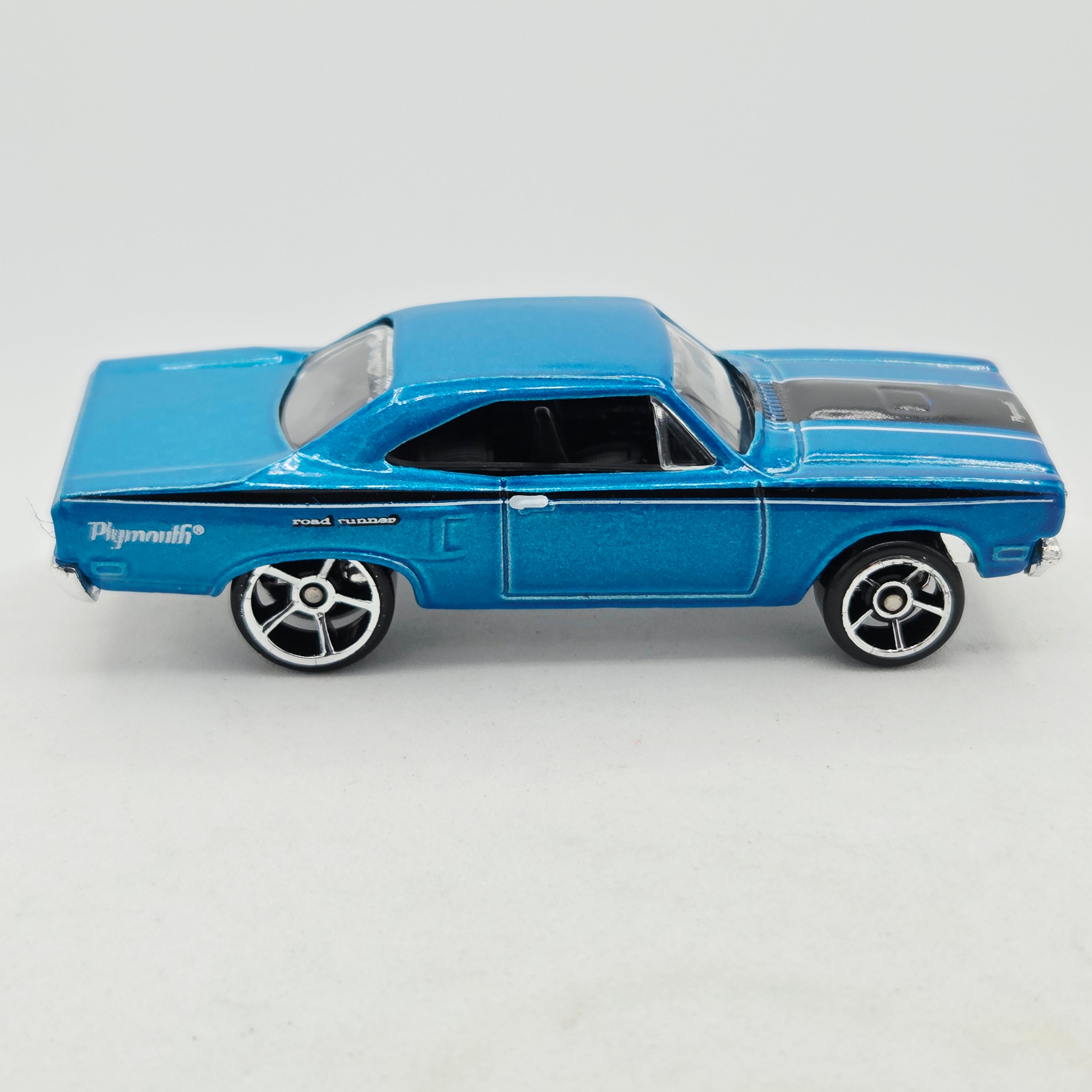 Hot Wheels '70 Plymouth Road Runner (2009 HW Basic - Muscle Mania)