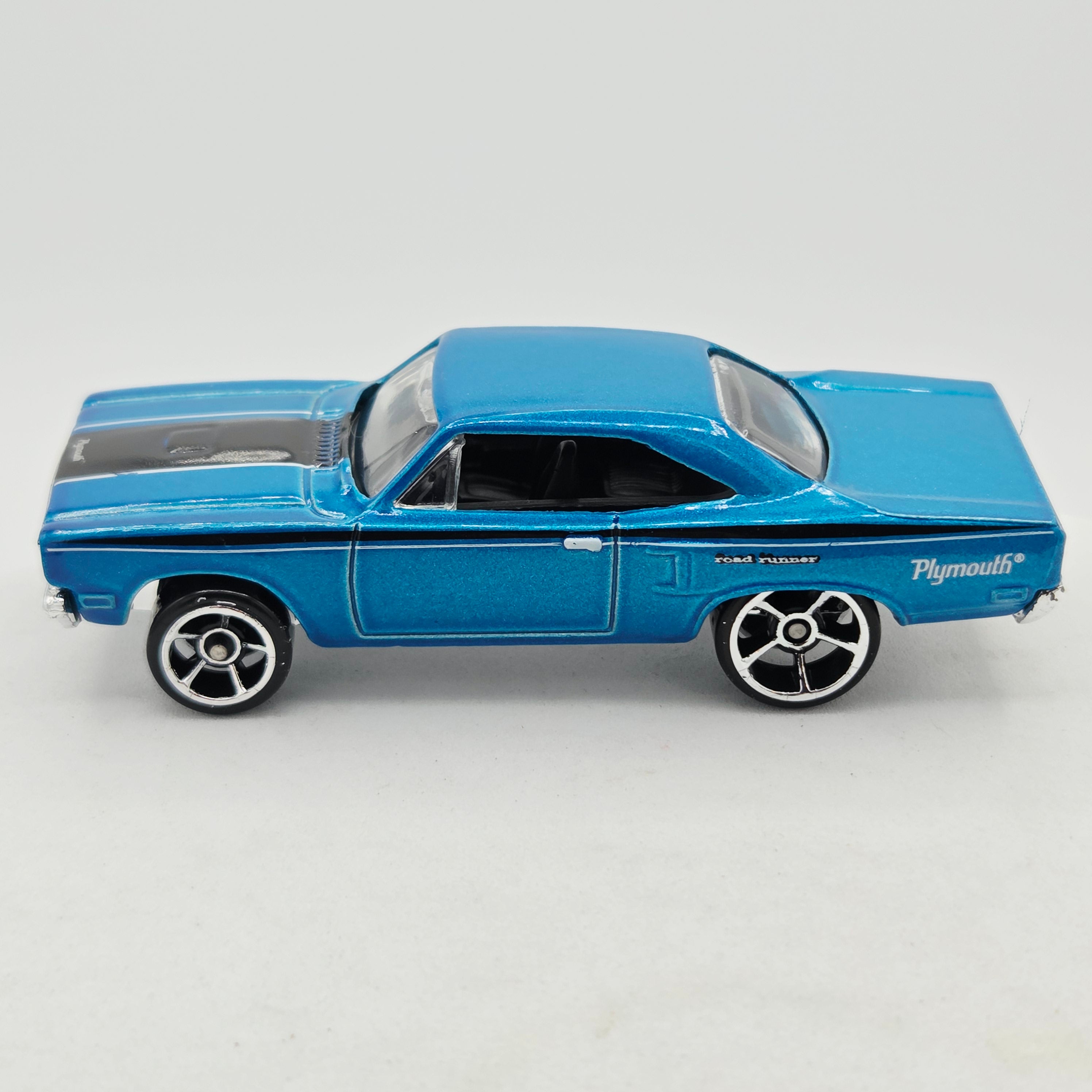 Hot Wheels '70 Plymouth Road Runner (2009 HW Basic - Muscle Mania)