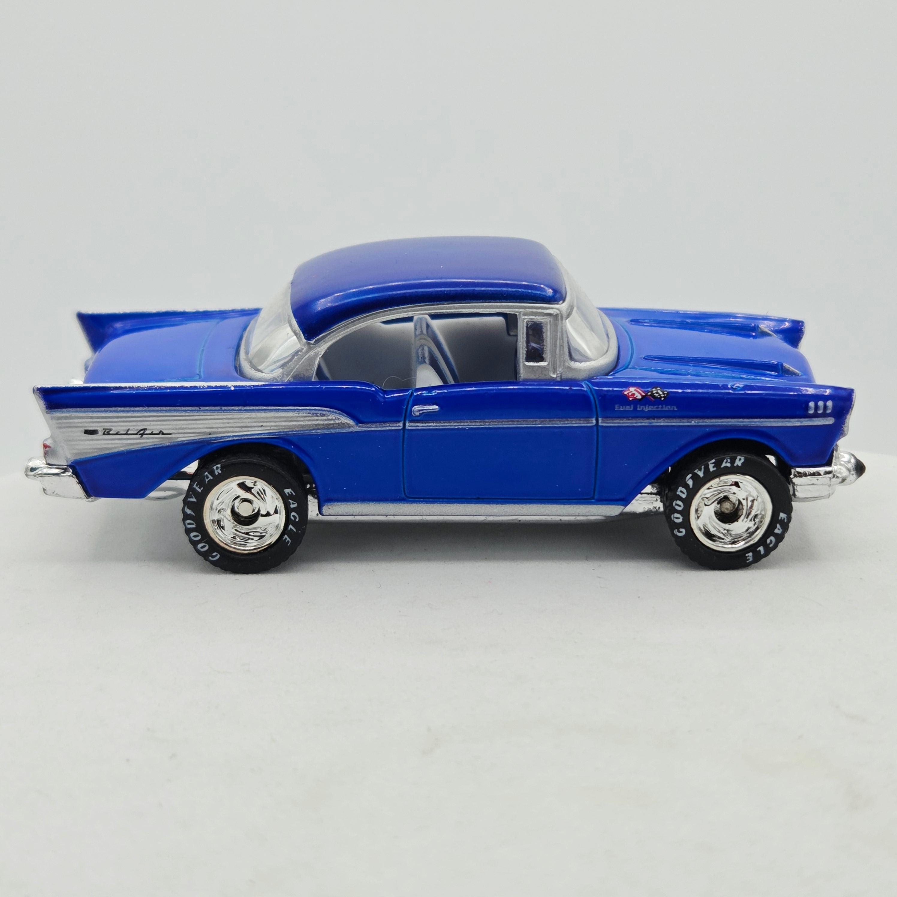 Matchbox '57 Chevrolet Bel Air Hardtop (1998 MBX Premiere Collection - First Edition)