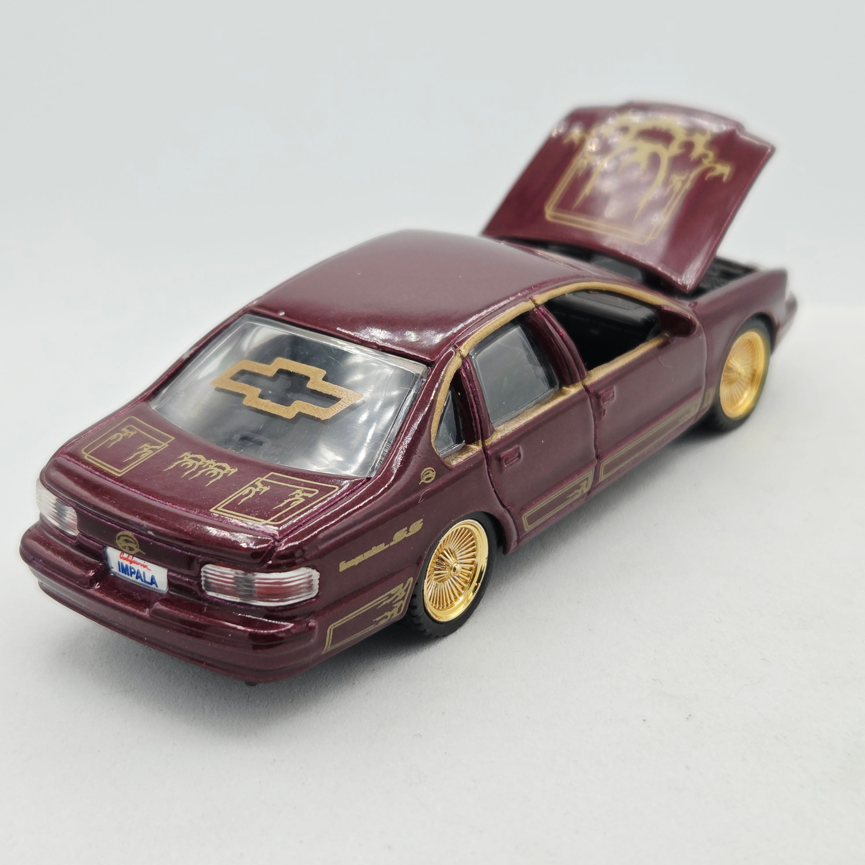 Revell '96 Chevy Impala SS - 1:64 (2004 Lowrider Magazine)