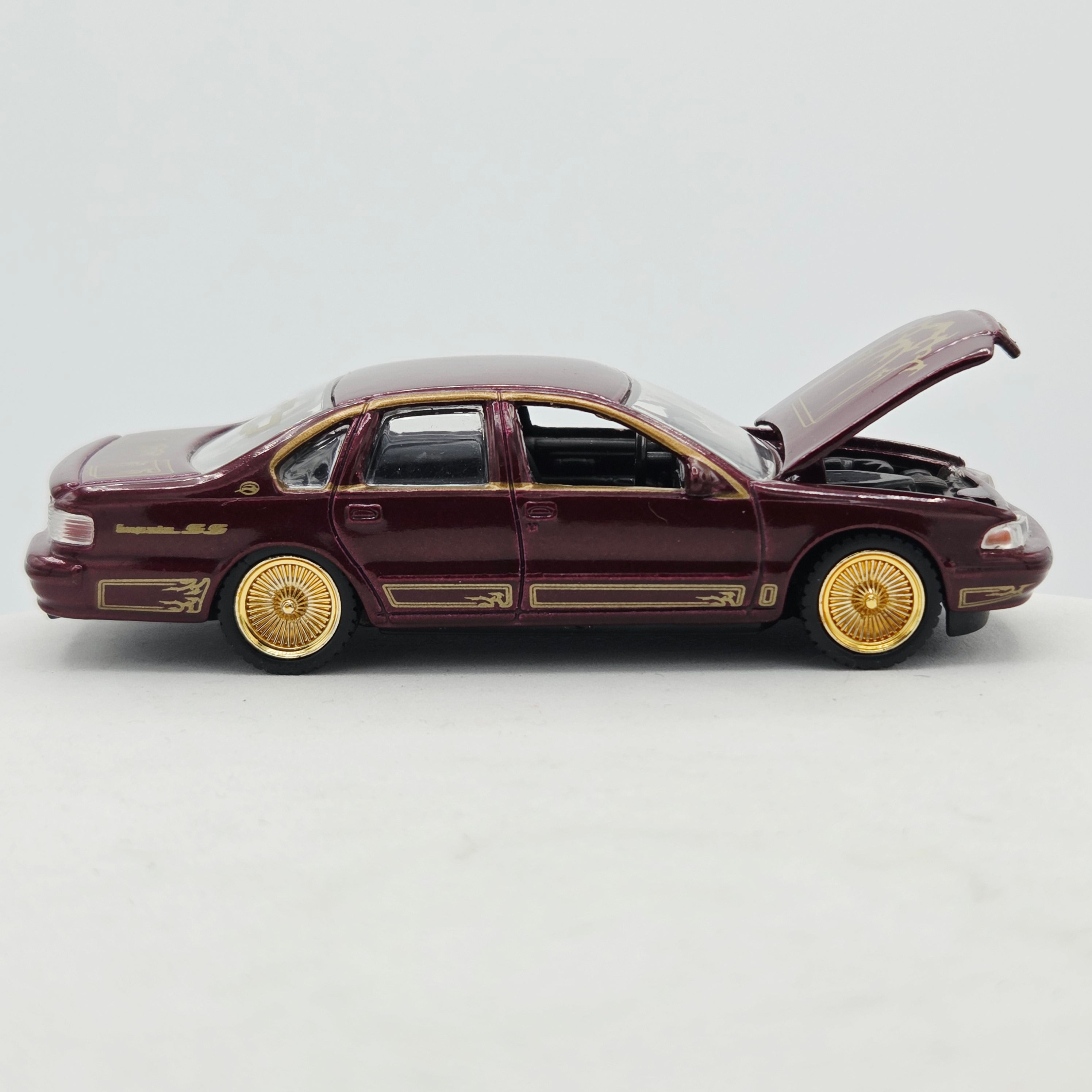 Revell '96 Chevy Impala SS - 1:64 (2004 Lowrider Magazine)