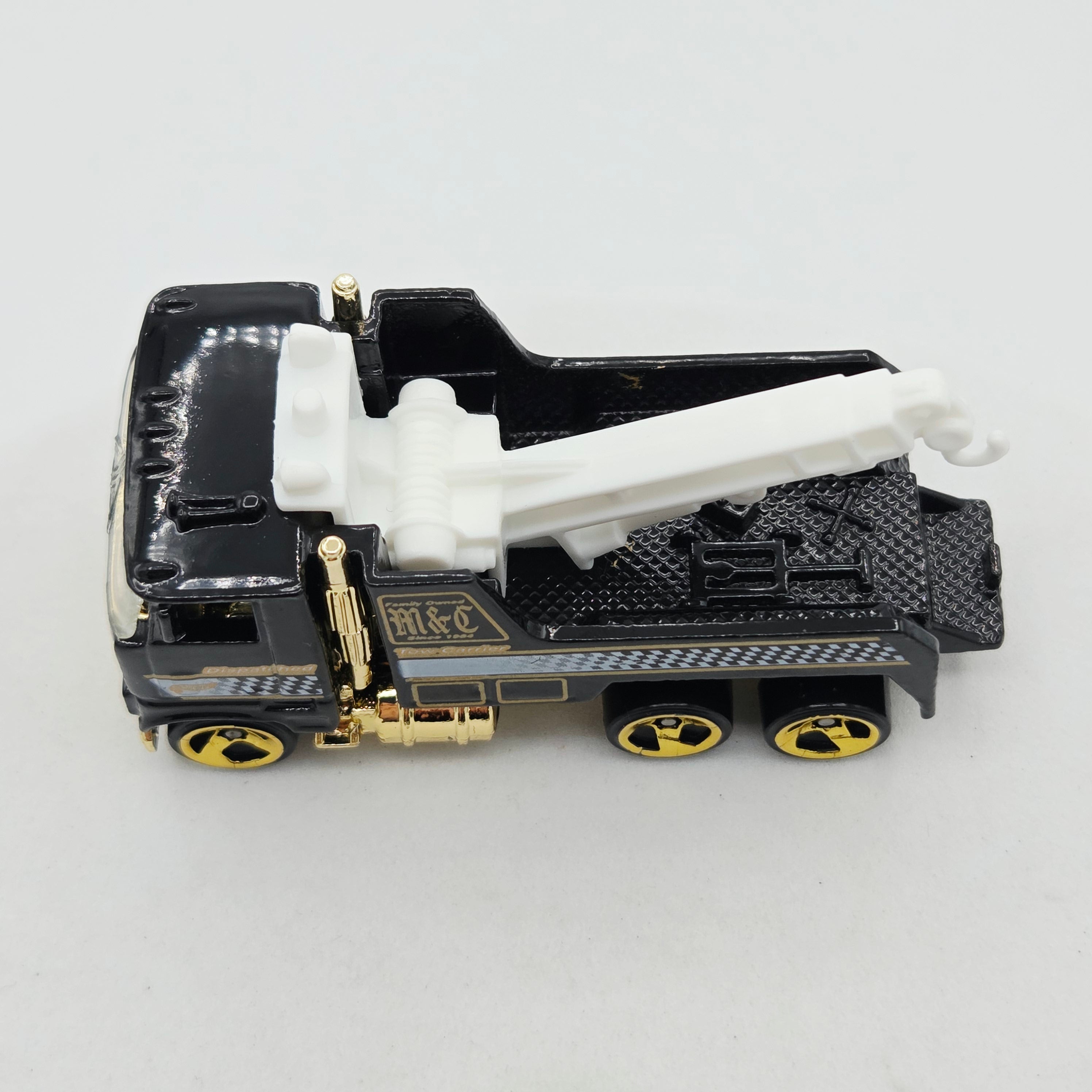 Hot Wheels Rig Wrecker Tow Truck "M&C" (2000 HW Basic)
