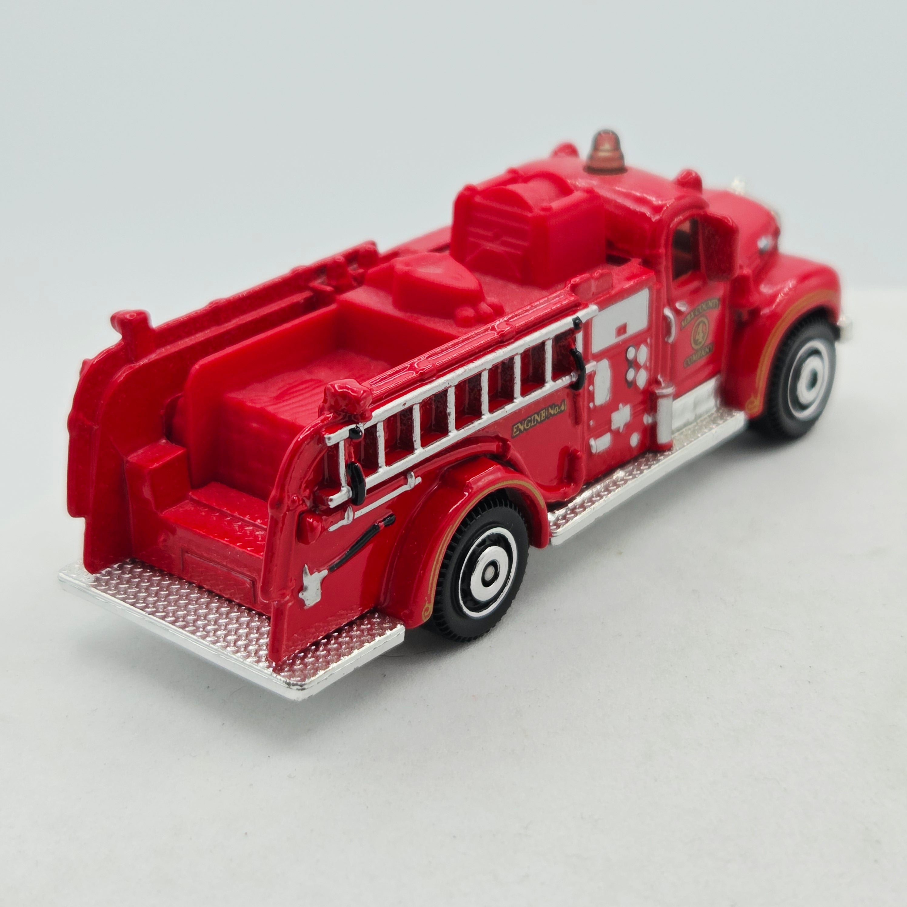 Matchbox '63 Mack B Model Fire Engine (2014 MBX Basic - Heroic Rescue)