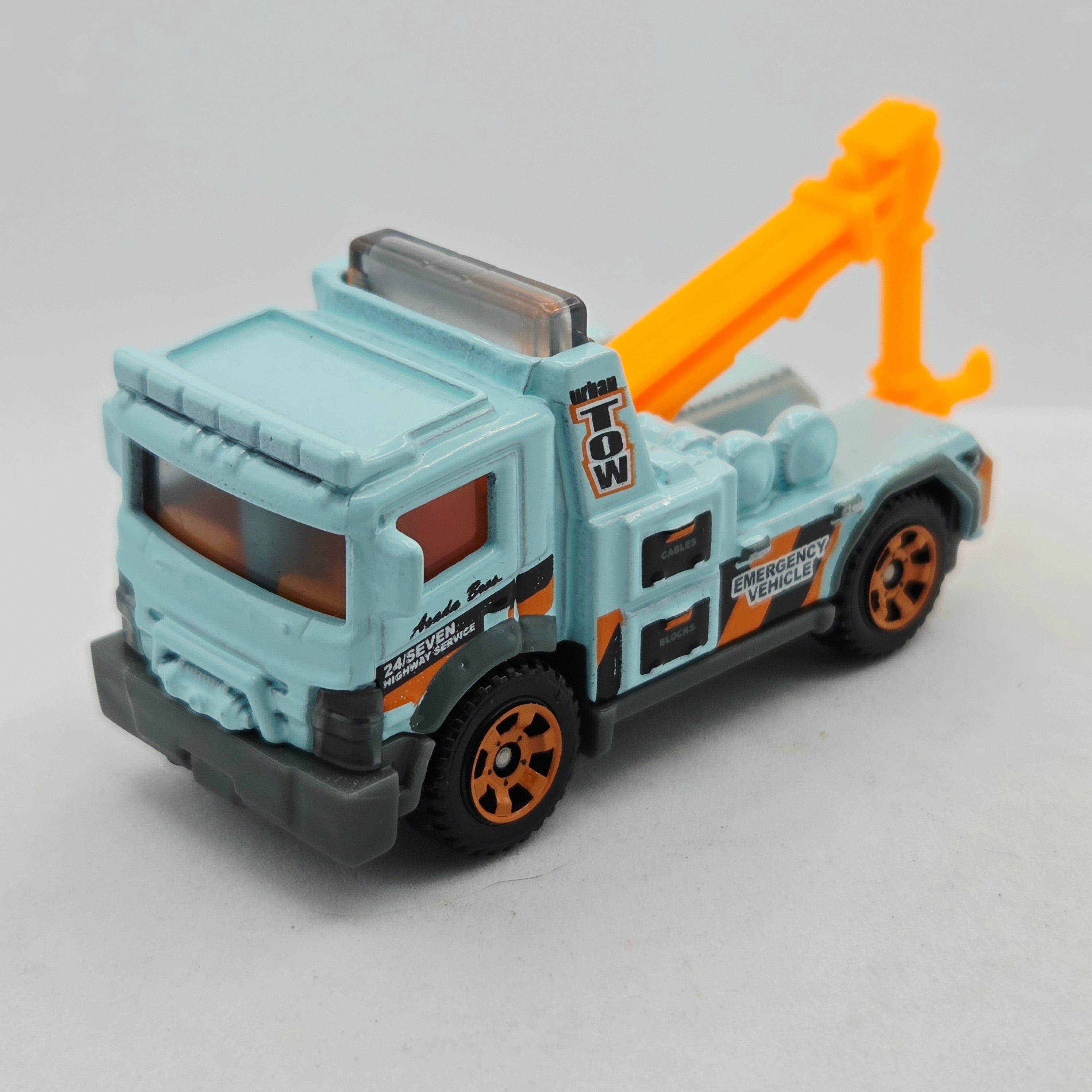 Matchbox Urban Tow Truck, Loose (2012 MBX Basic - Highway)