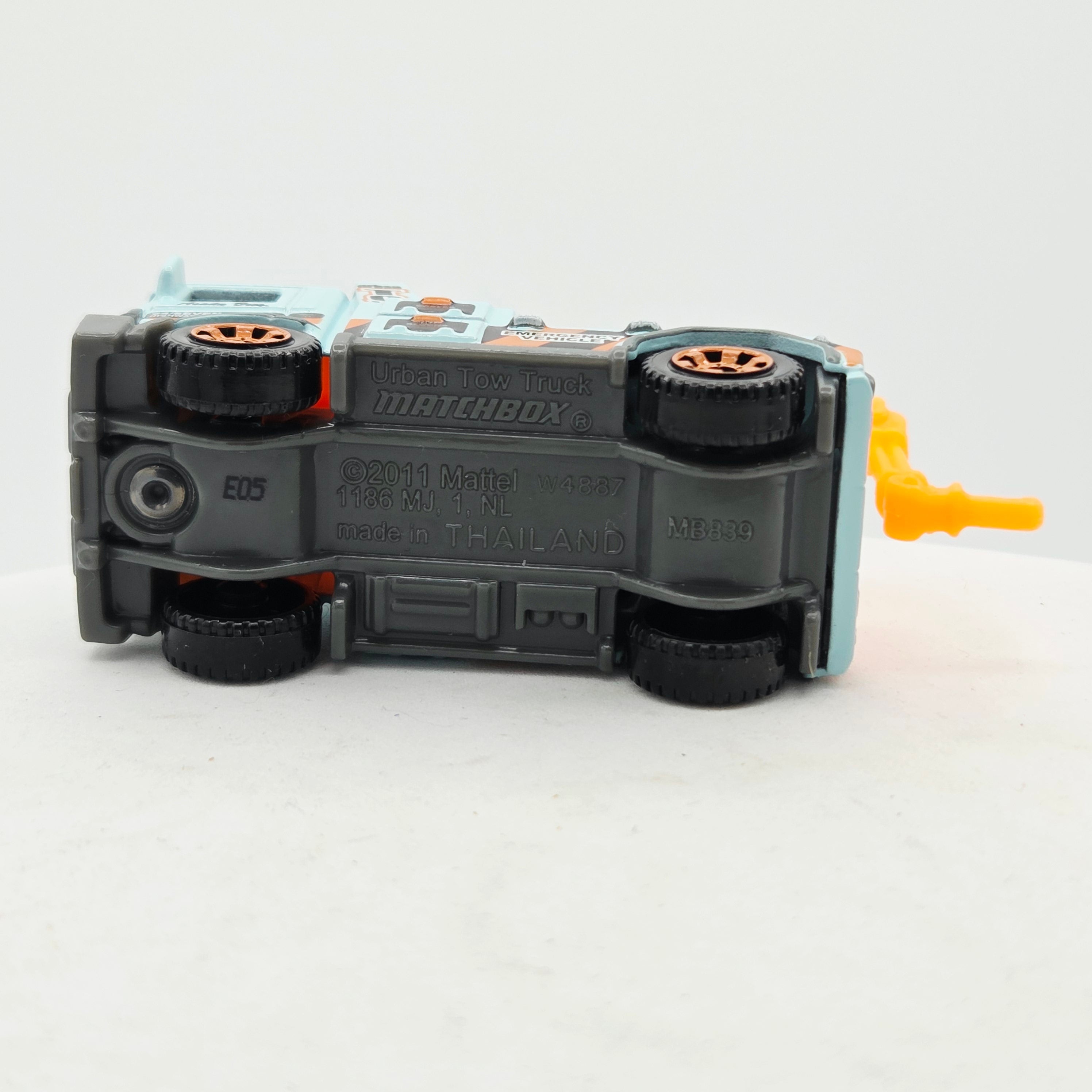 Matchbox Urban Tow Truck, Loose (2012 MBX Basic - Highway)