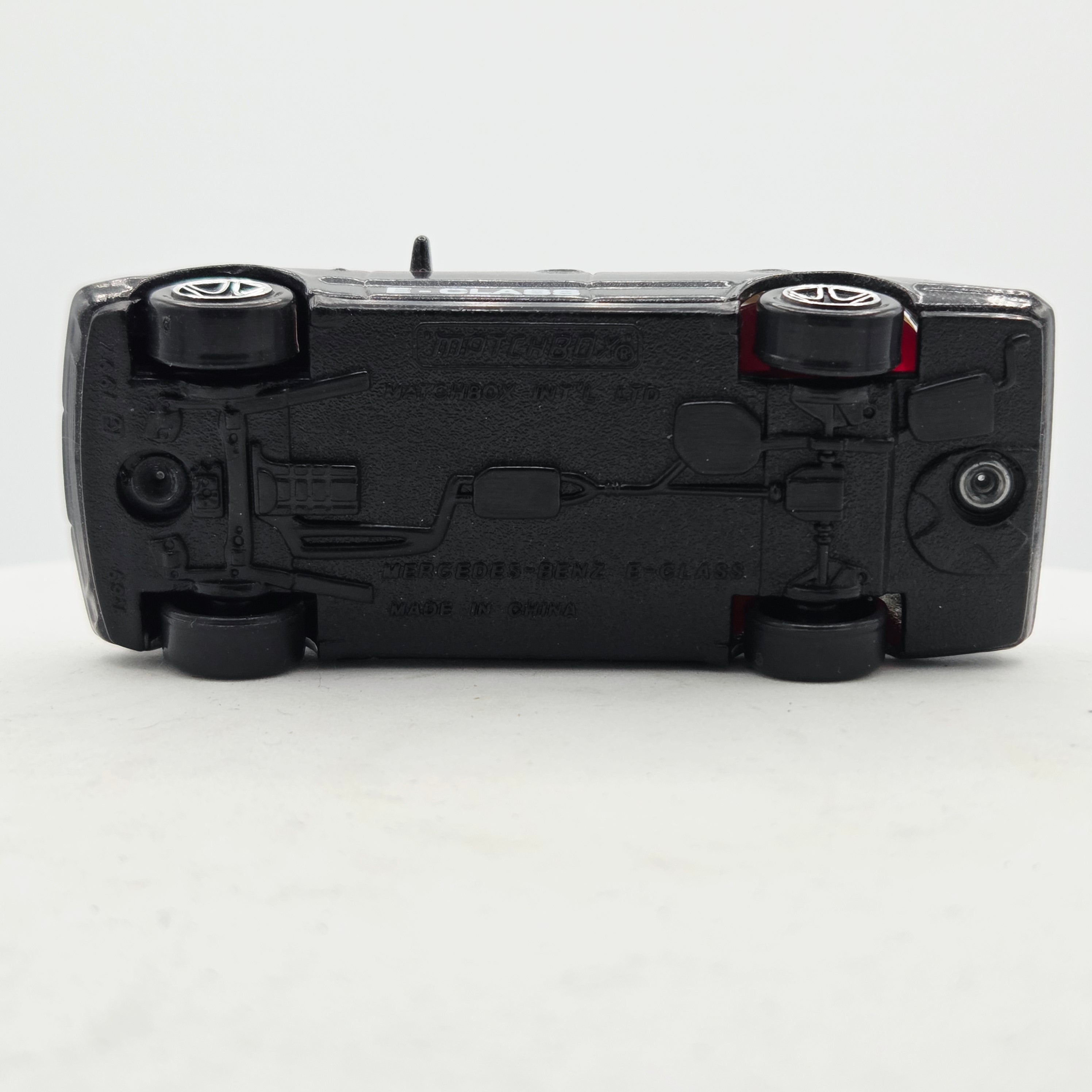 Matchbox Mercedes-Benz E-Class (1999 MBX Basics - Street Cruisers)