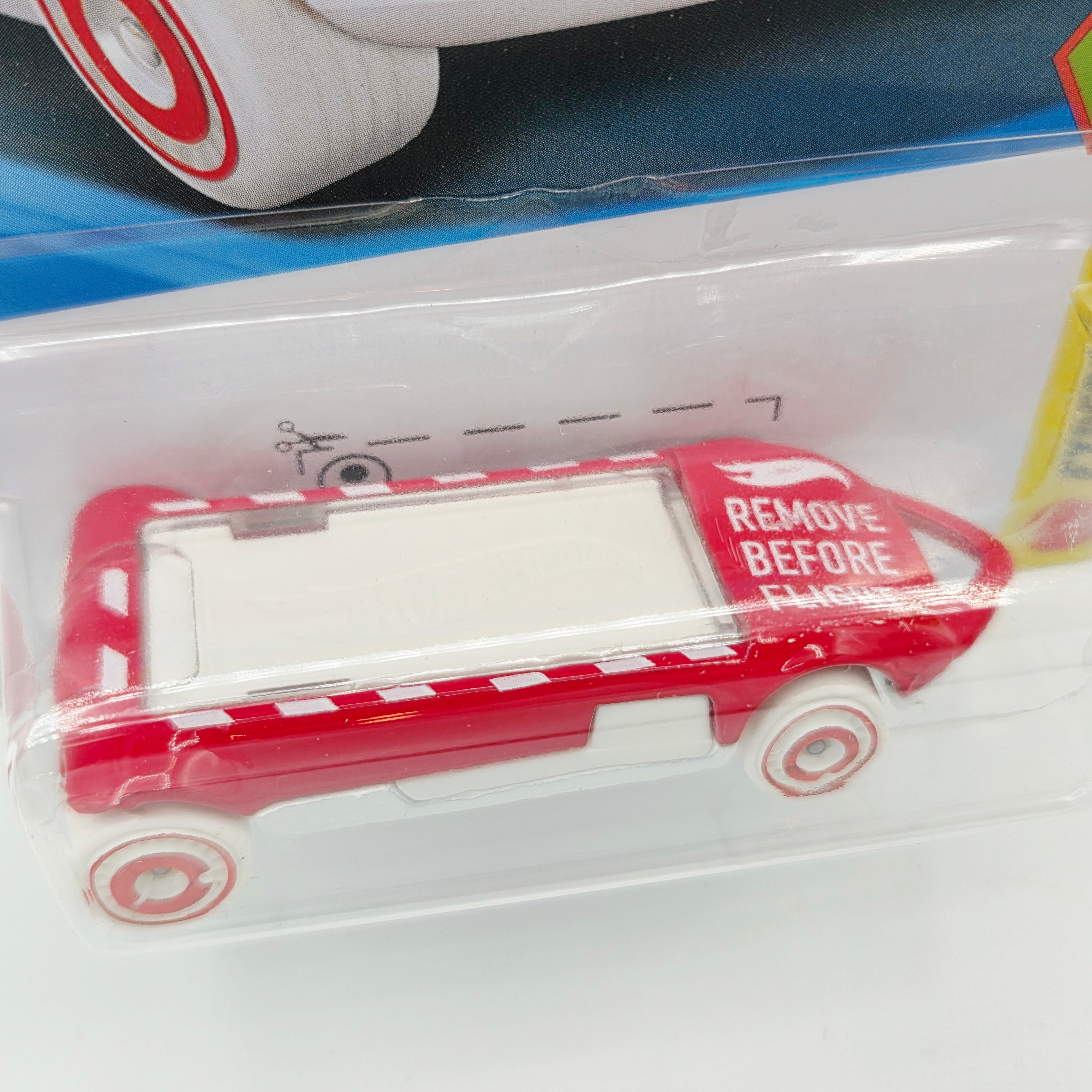 Hot Wheels HW Twin Tags - Luggage Tag (2026 HW Basic Case H - Experimotors)
