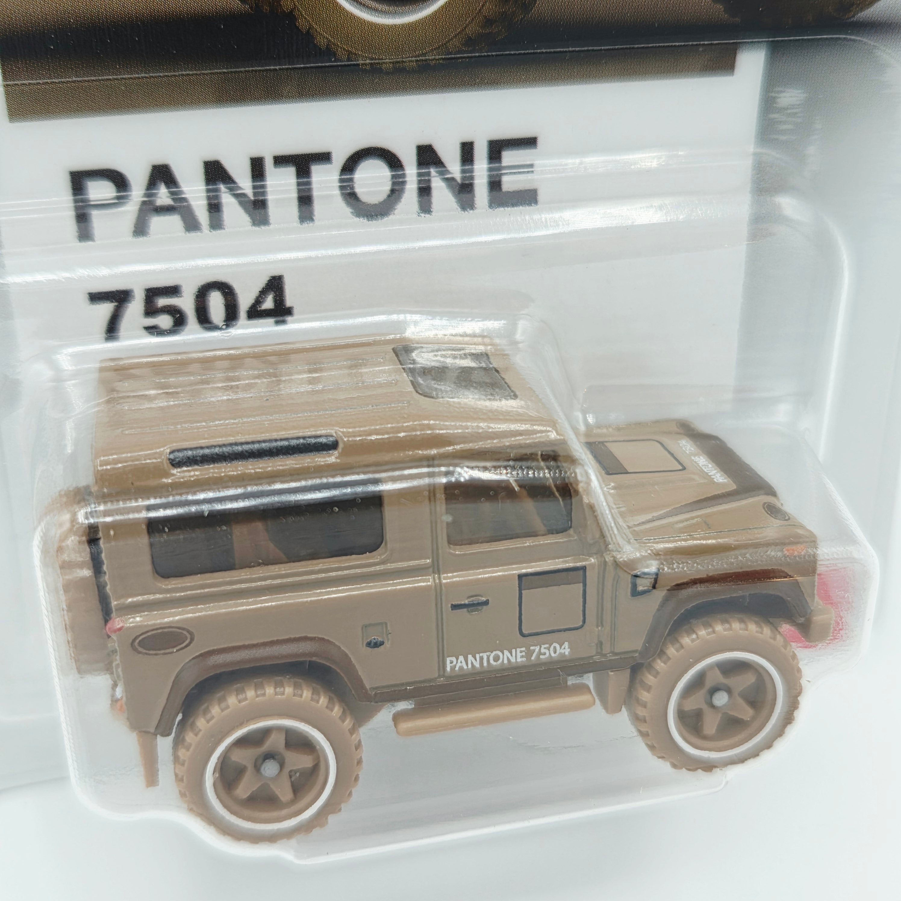 Hot Wheels Land Rover Defender 90 - 7504 (2026 HW Silver Series - Pantone)