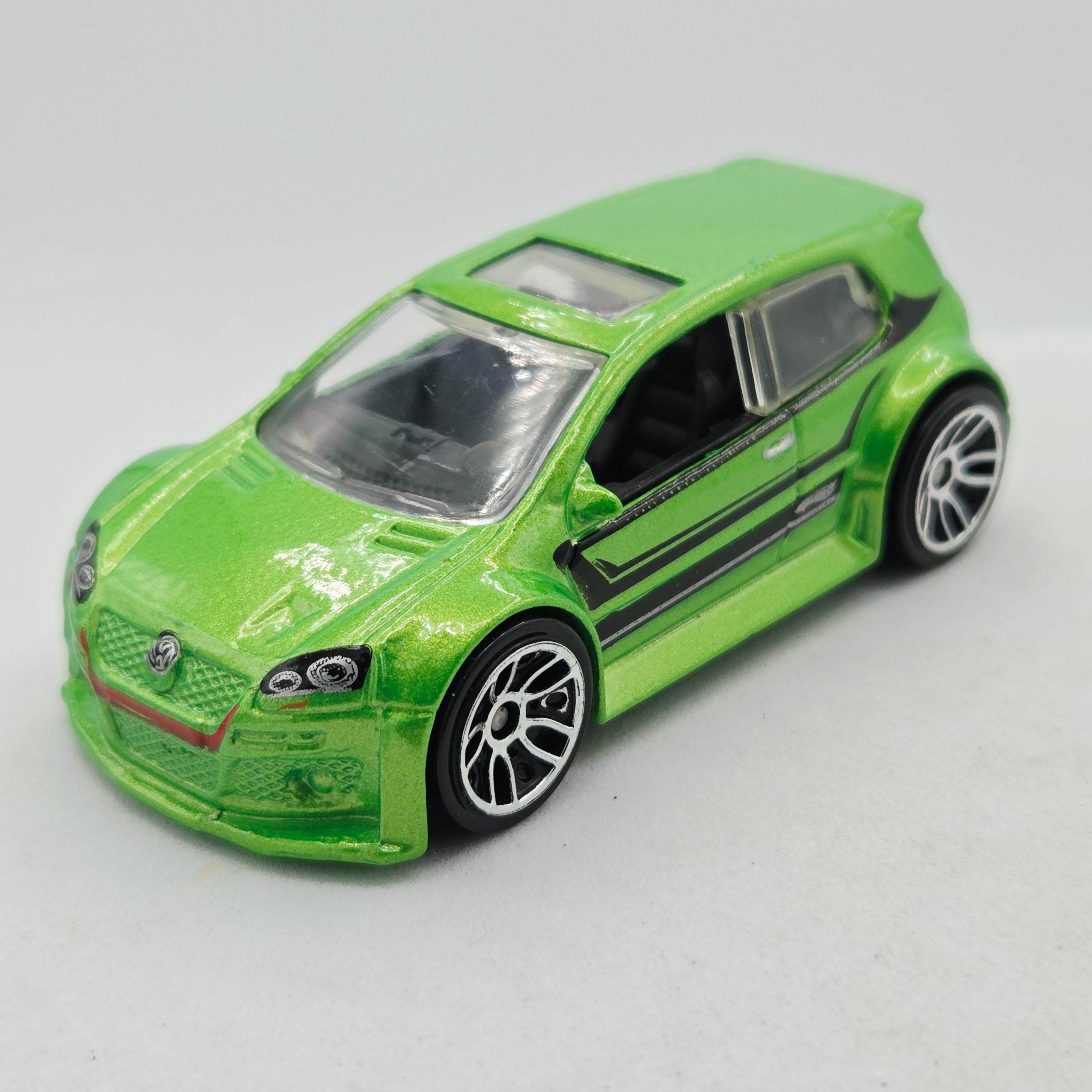 Hot Wheels Volkswagen Golf GTI (2010 HW Basic - Nightburnerz)