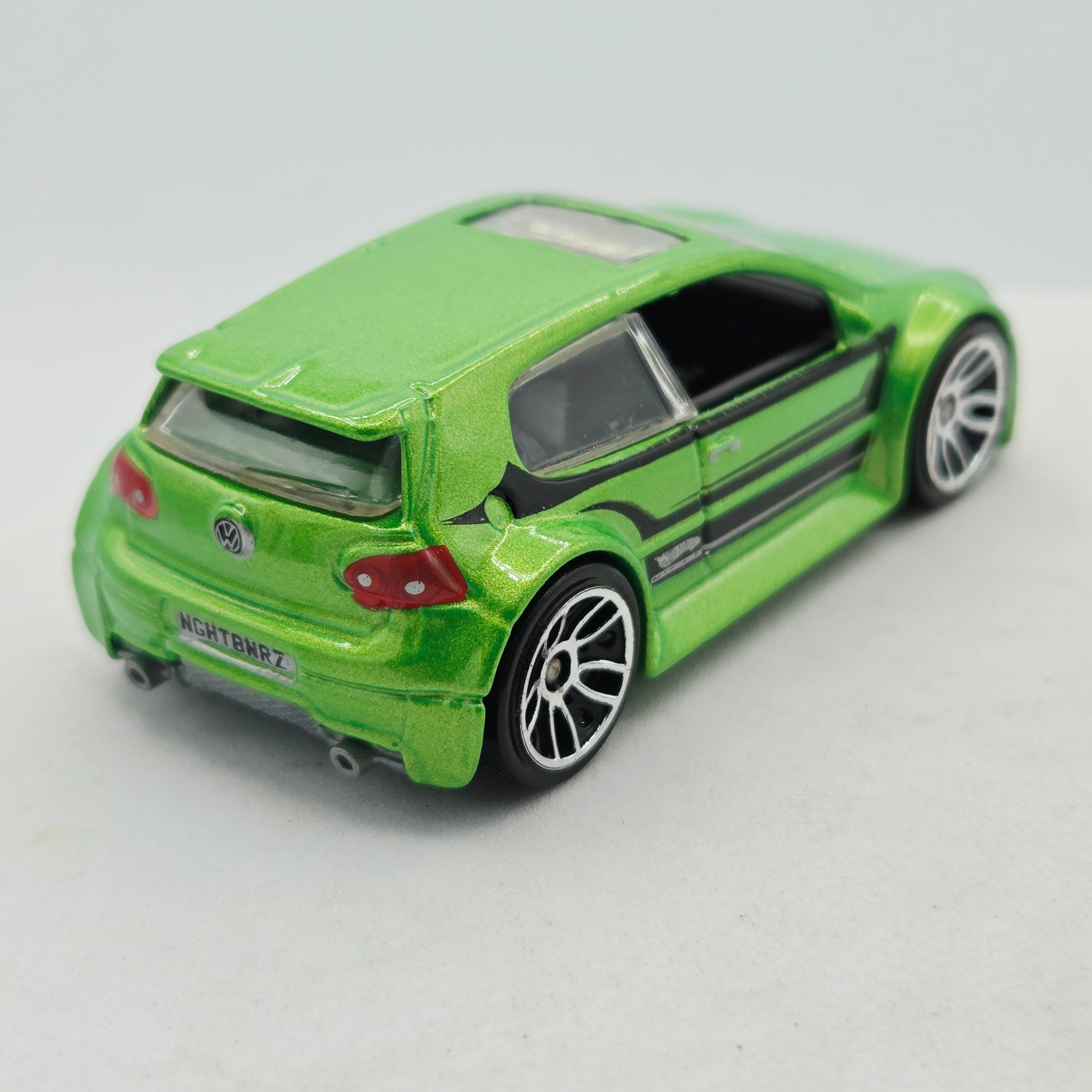 Hot Wheels Volkswagen Golf GTI (2010 HW Basic - Nightburnerz)