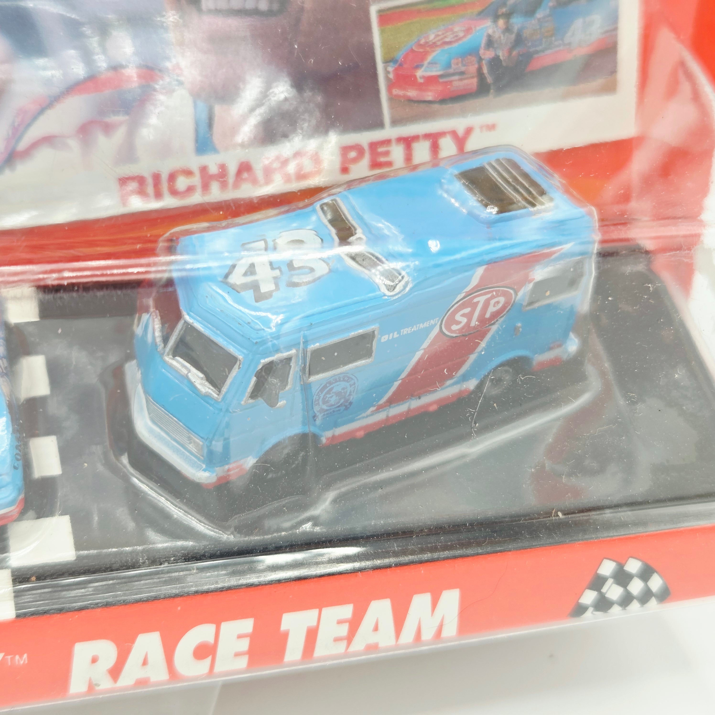 Galoob Micro Machines - Richard Petty #43 "STP" - Semi Truck, RV, Stock Car (1991 Stock Car Superstars)