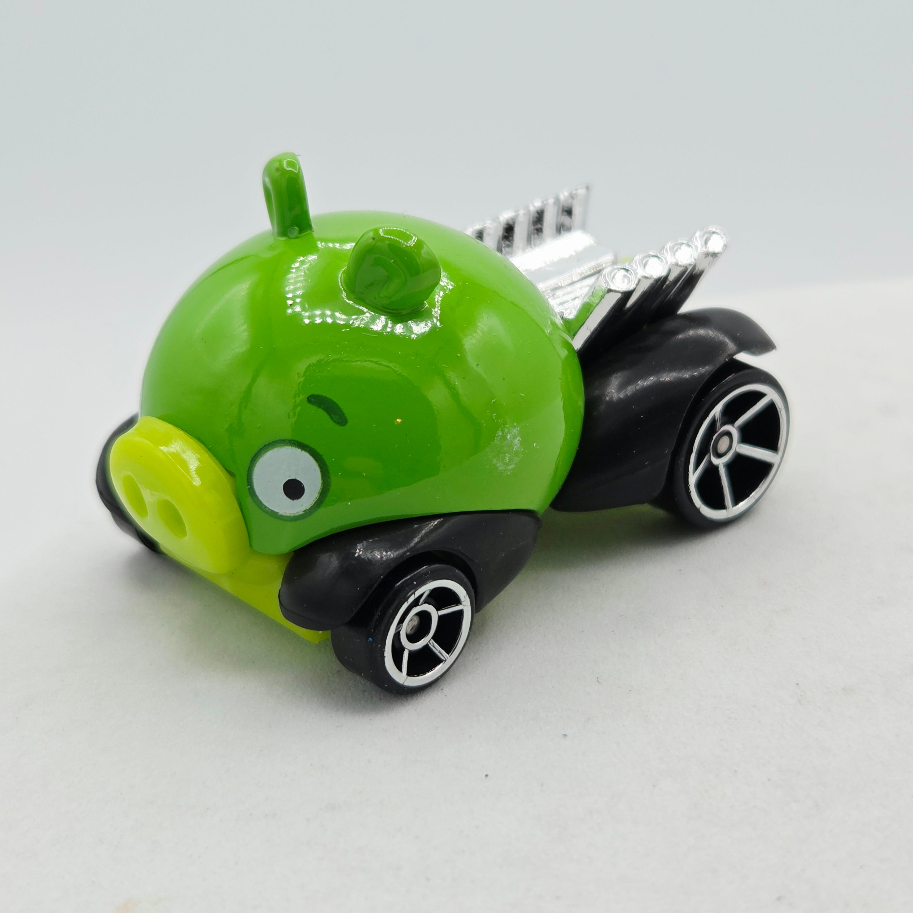 Hot Wheels Angry Birds Minion Pig (2014 HW Basic - City Tooned)