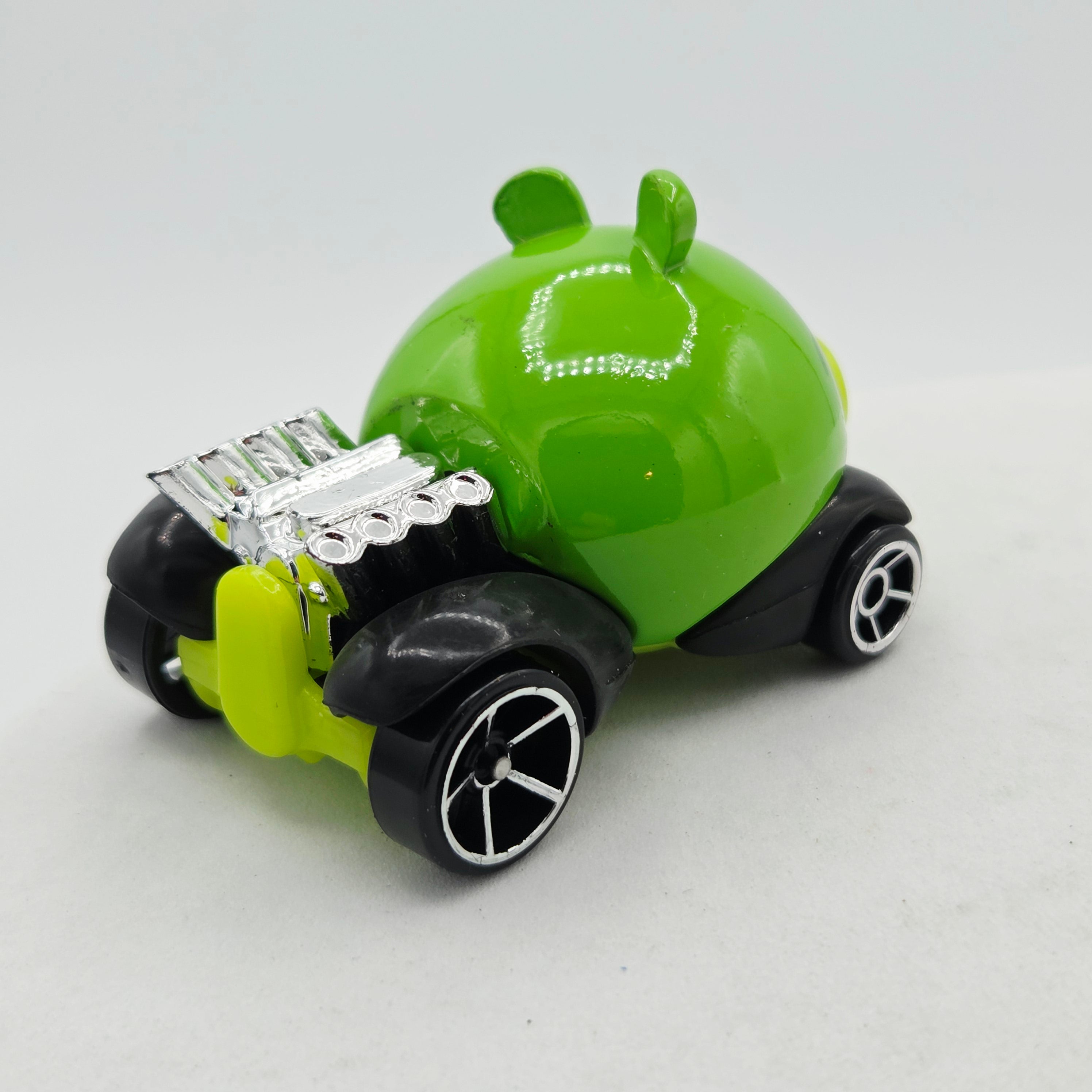 Hot Wheels Angry Birds Minion Pig (2014 HW Basic - City Tooned)