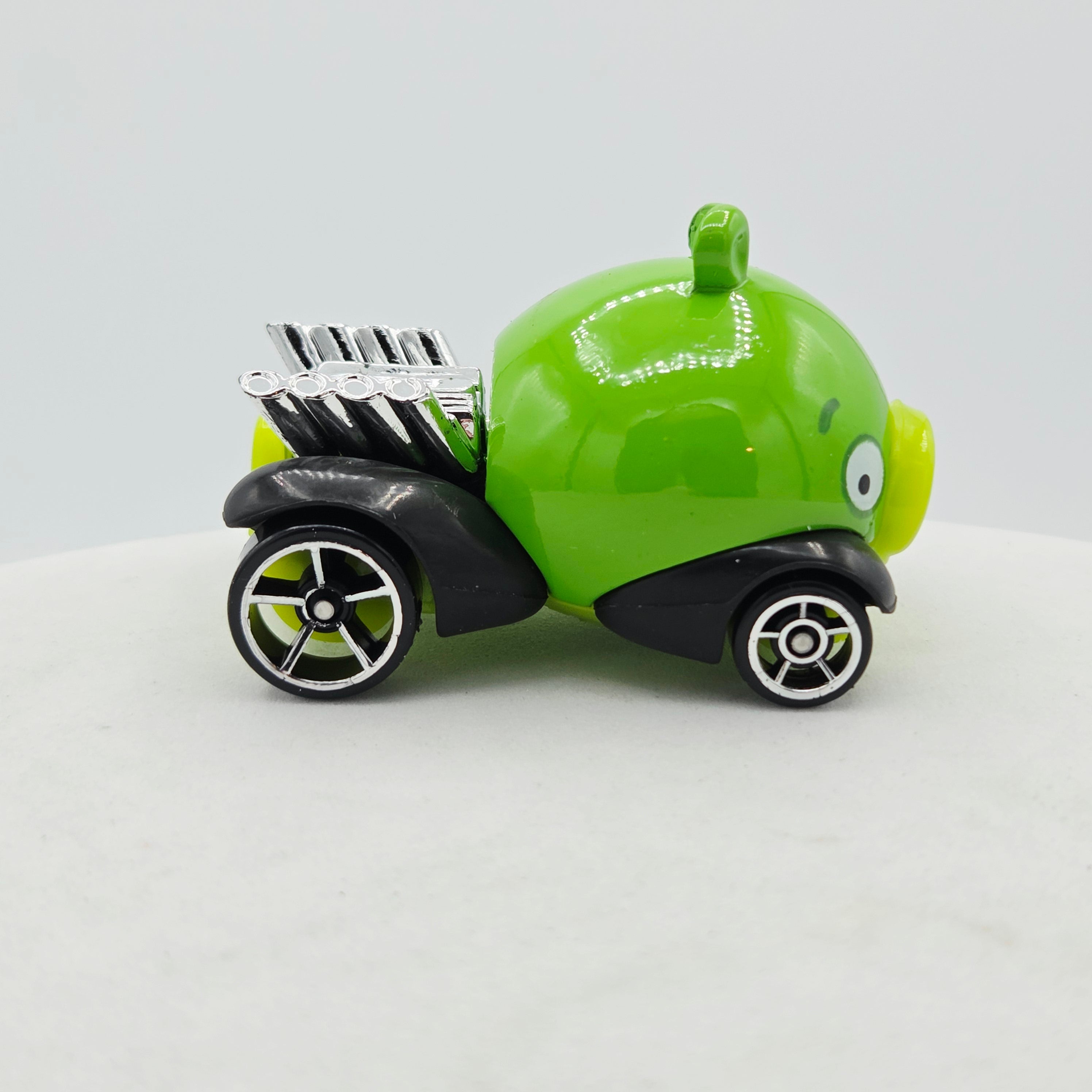 Hot Wheels Angry Birds Minion Pig (2014 HW Basic - City Tooned)