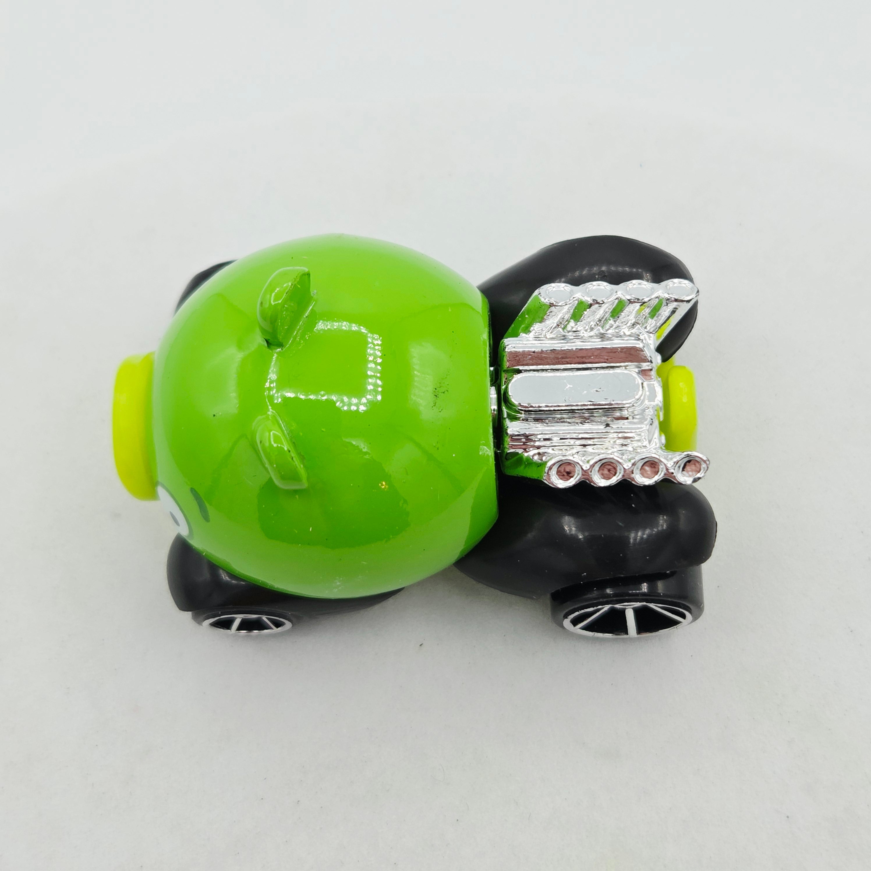 Hot Wheels Angry Birds Minion Pig (2014 HW Basic - City Tooned)