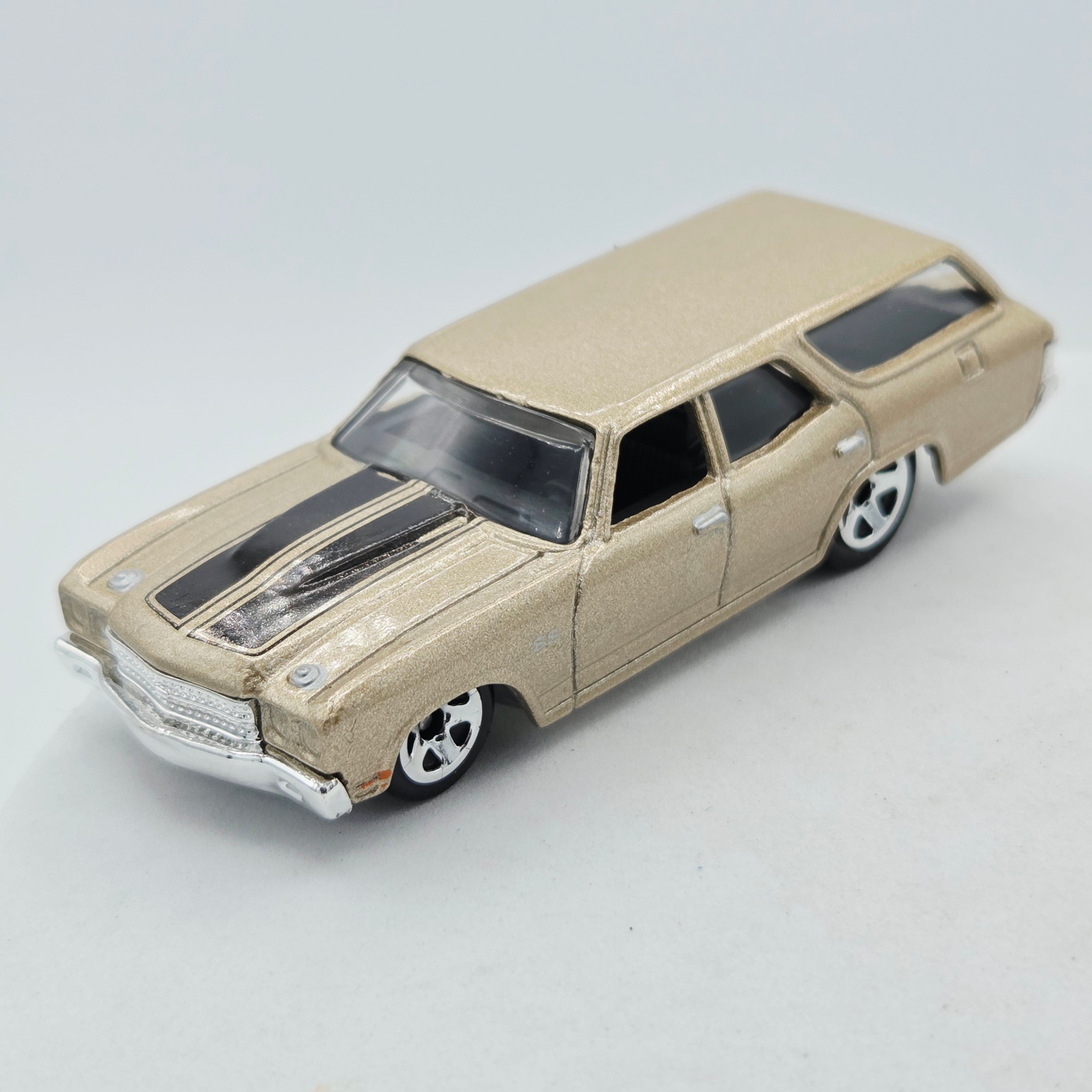 Hot Wheels '70 Chevy Chevelle SS Wagon, Gold (2009 HW Basic - Premiere)
