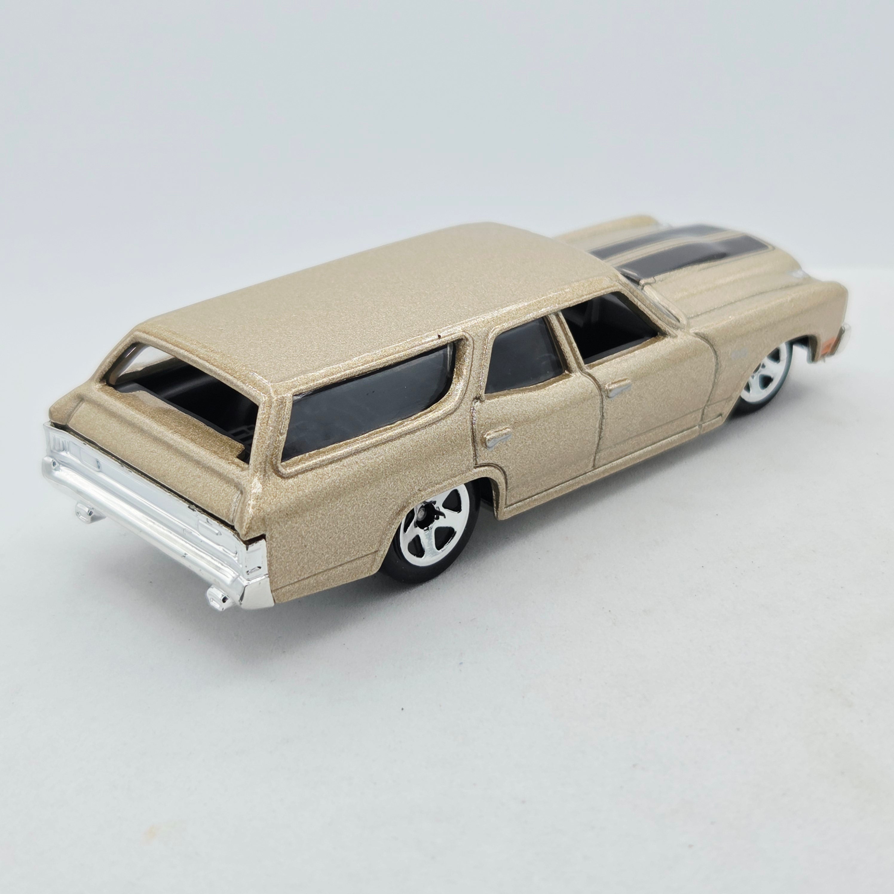 Hot Wheels '70 Chevy Chevelle SS Wagon, Gold (2009 HW Basic - Premiere)