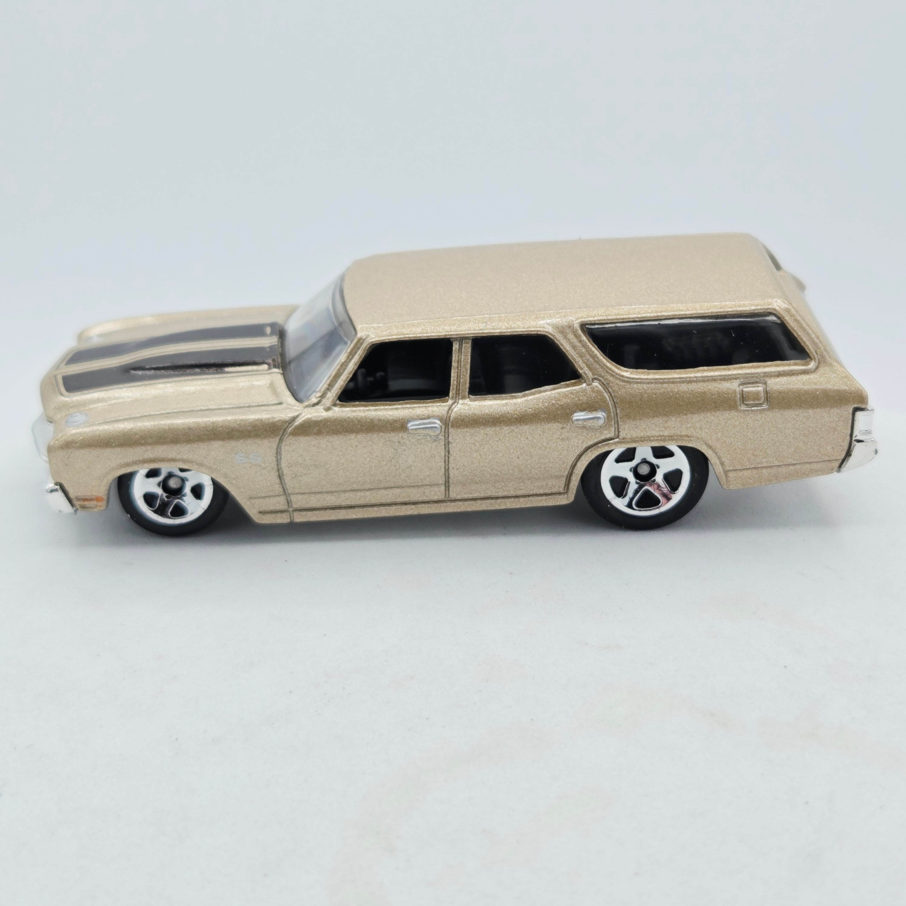 Hot Wheels '70 Chevy Chevelle SS Wagon, Gold (2009 HW Basic - Premiere)
