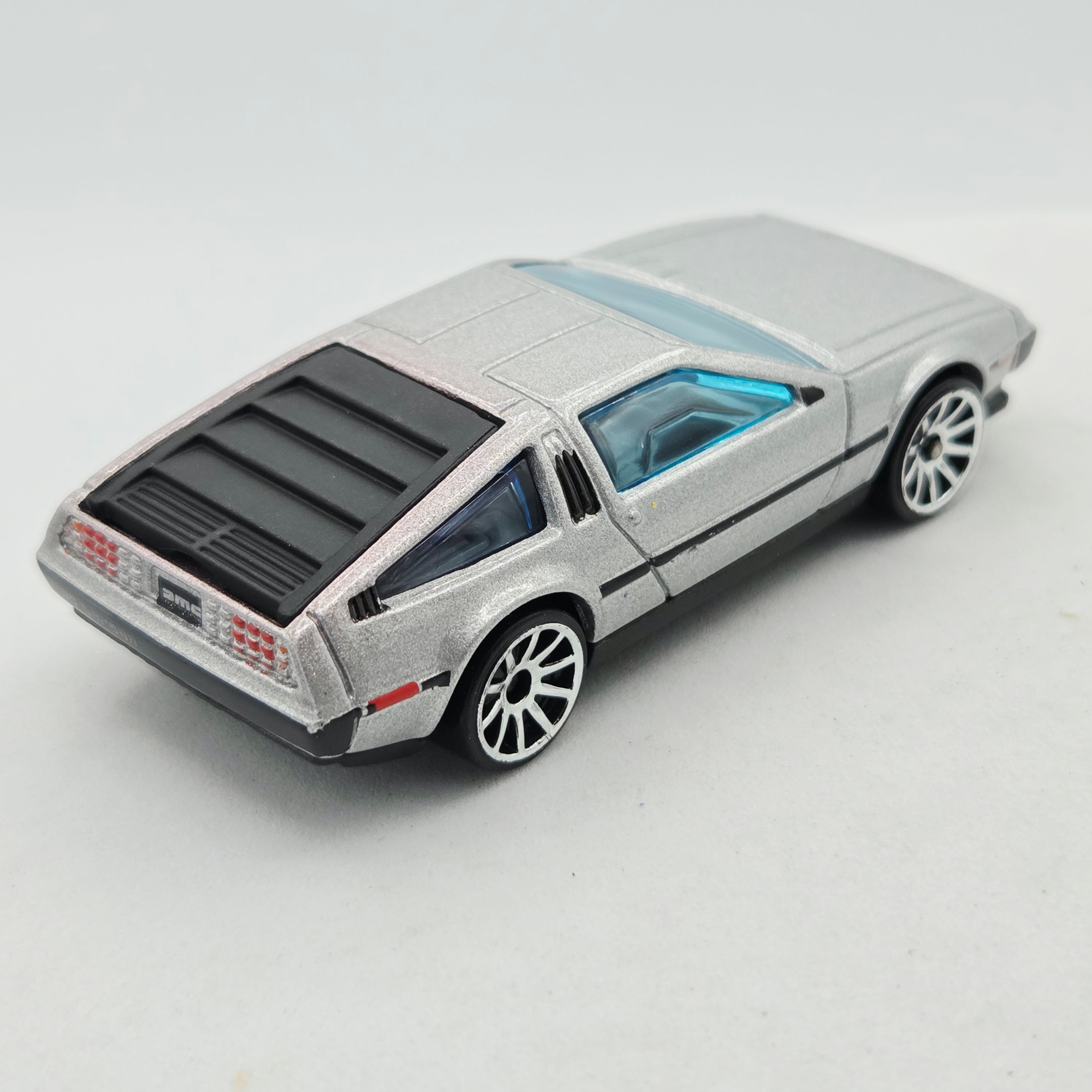 Hot Wheels '81 Delorean DMC-12 (2010 HW Basic - New Models)