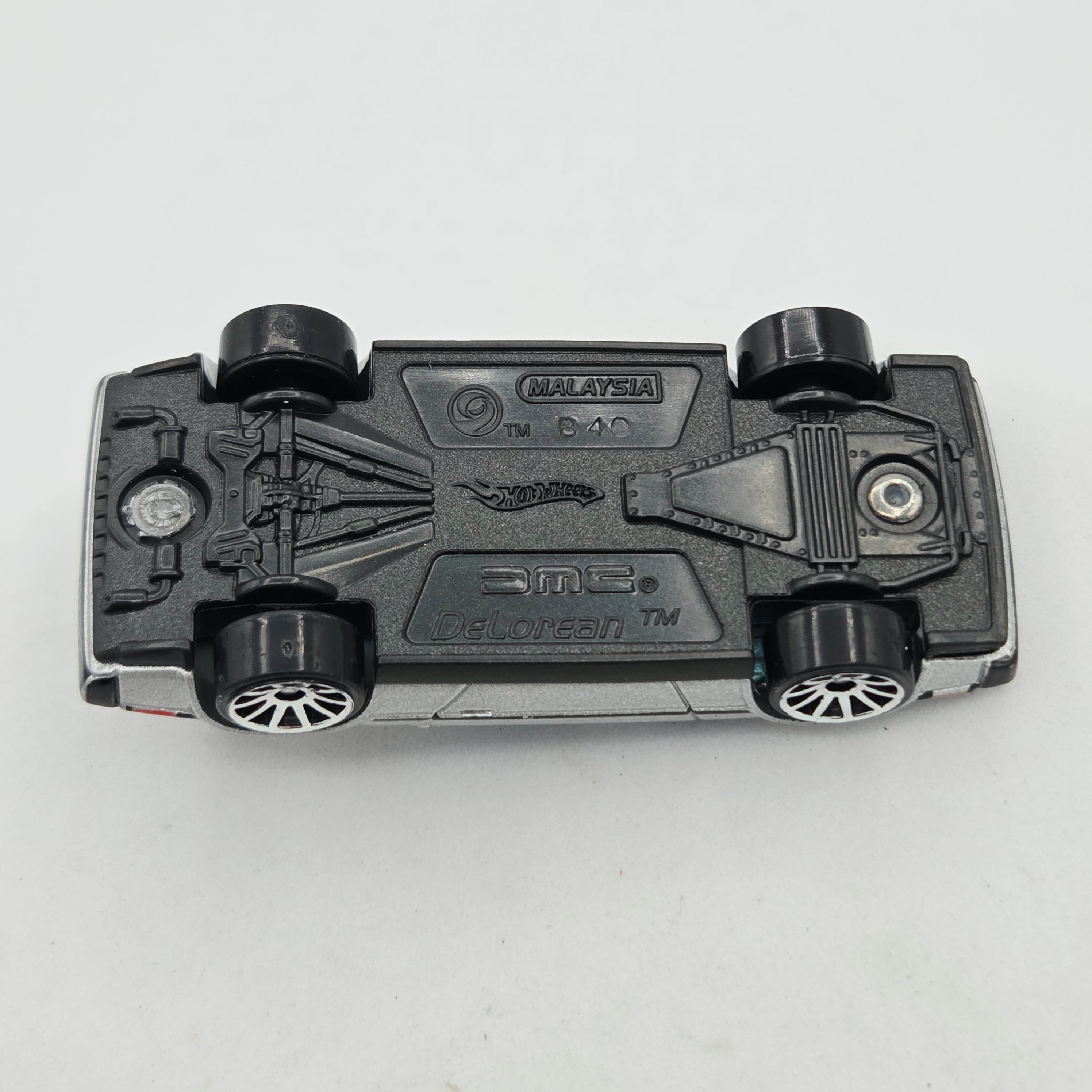 Hot Wheels '81 Delorean DMC-12 (2010 HW Basic - New Models)