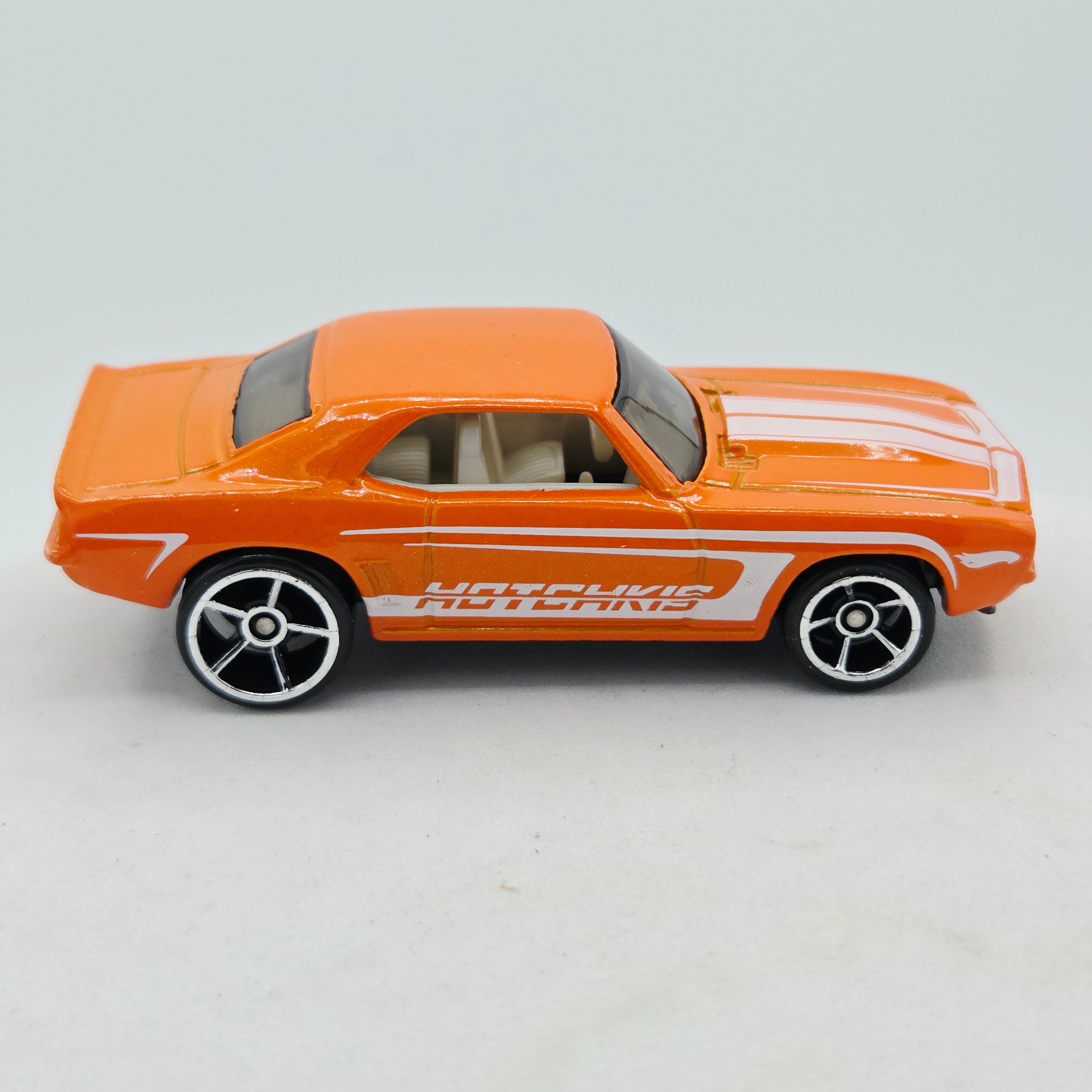 Hot Wheels '69 Chevy Camaro (2009 HW Basic - Muscle Mania)