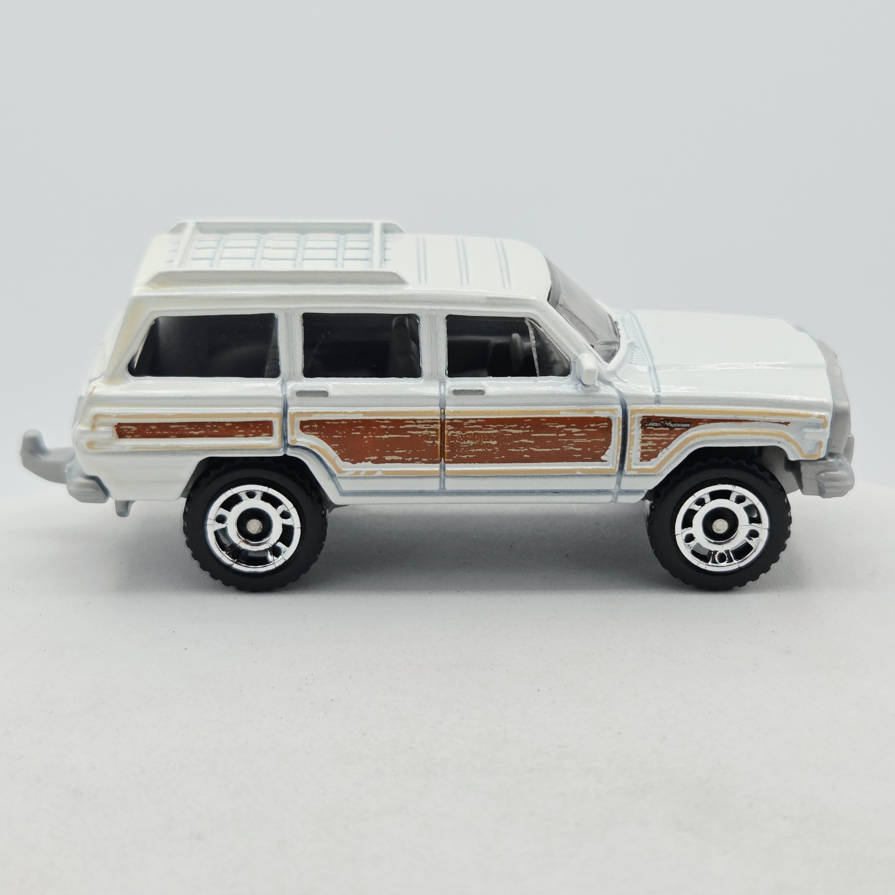 Matchbox '89 Jeep Wagoneer (2023 MBX 5 Pack Wagons II - Multipack Exclusive)