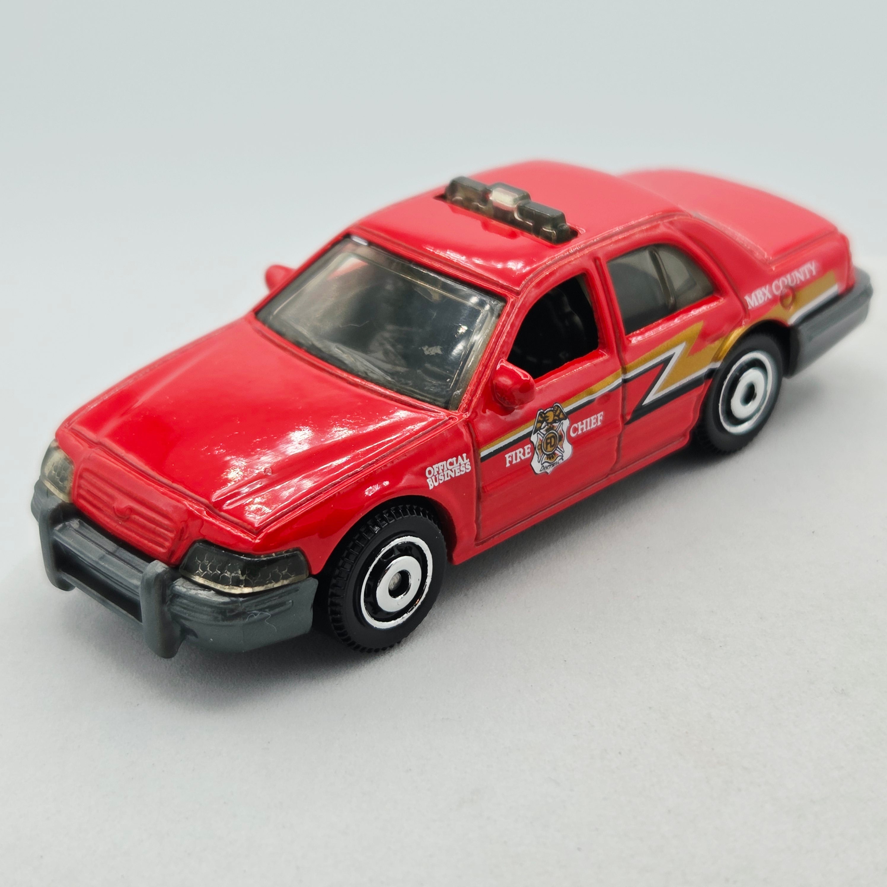 Matchbox '06 Ford Crown Victoria "Fire Chief" (2017 MBX 5 Pack City Service - Multipack Exclusive)