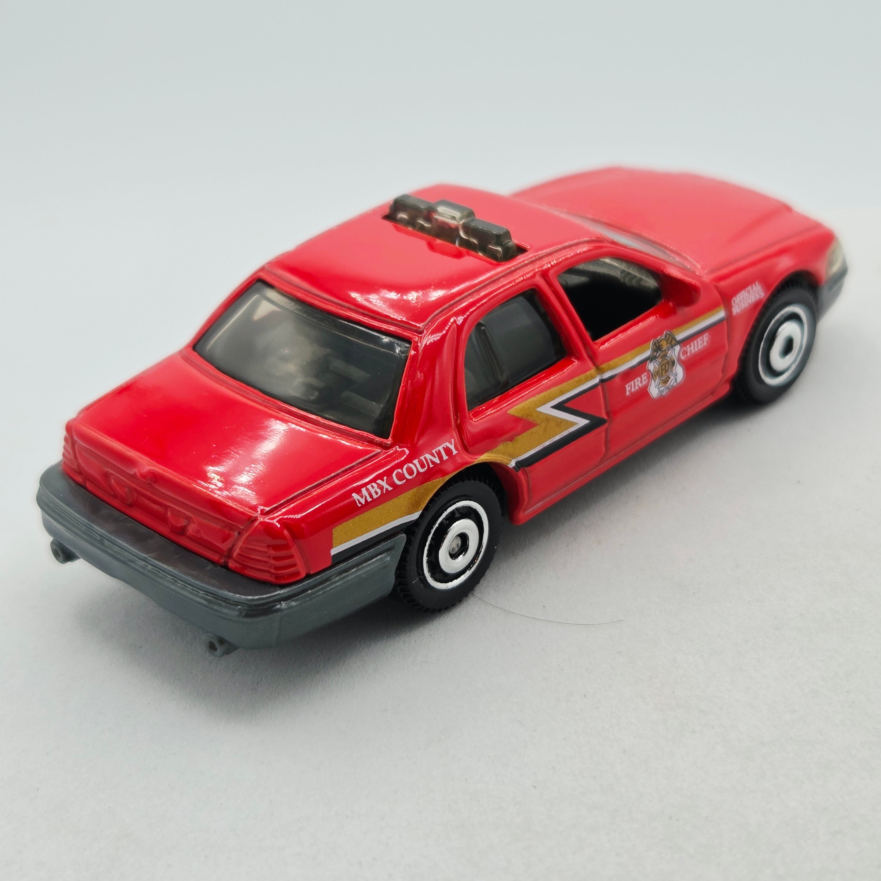 Matchbox '06 Ford Crown Victoria "Fire Chief" (2017 MBX 5 Pack City Service - Multipack Exclusive)