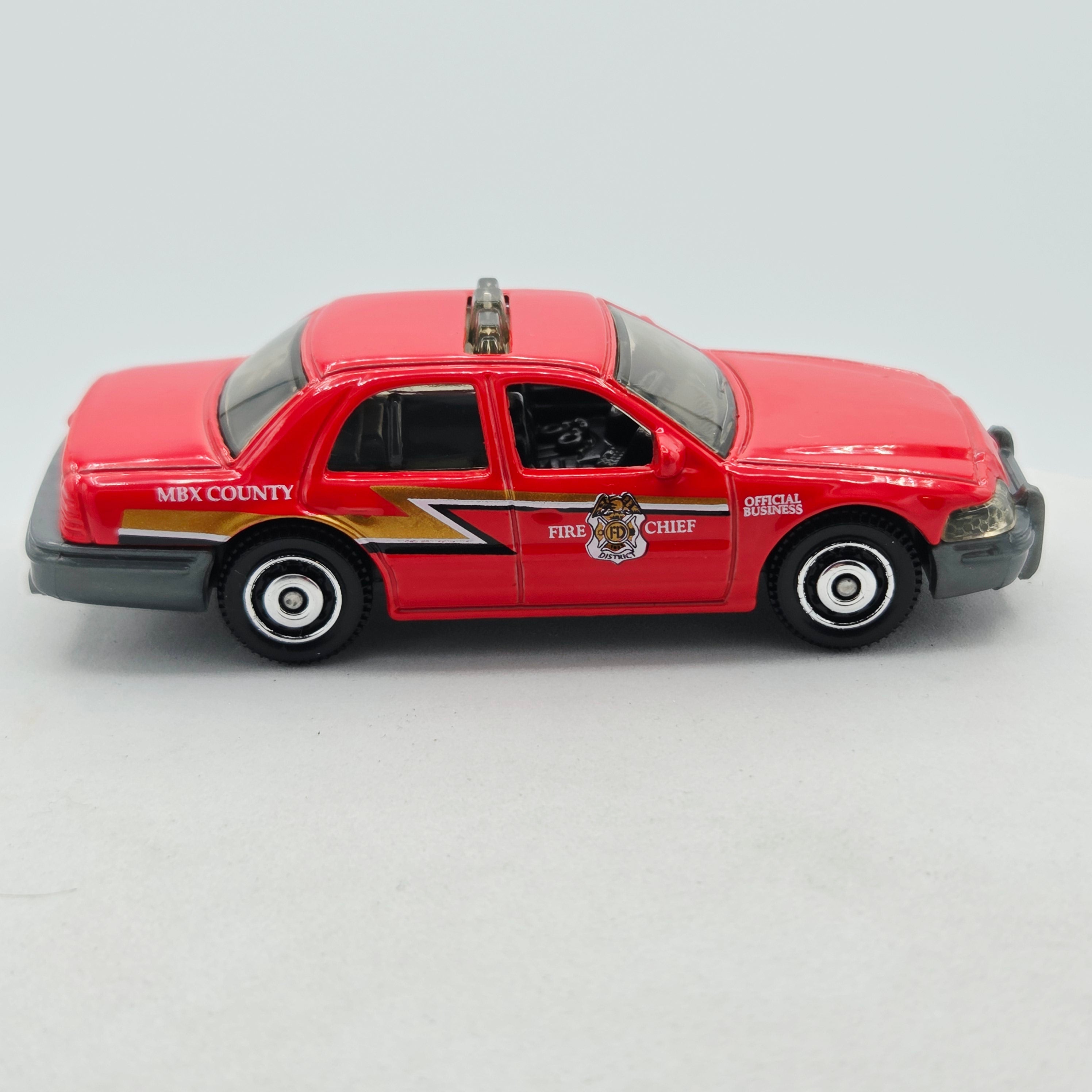 Matchbox '06 Ford Crown Victoria "Fire Chief" (2017 MBX 5 Pack City Service - Multipack Exclusive)