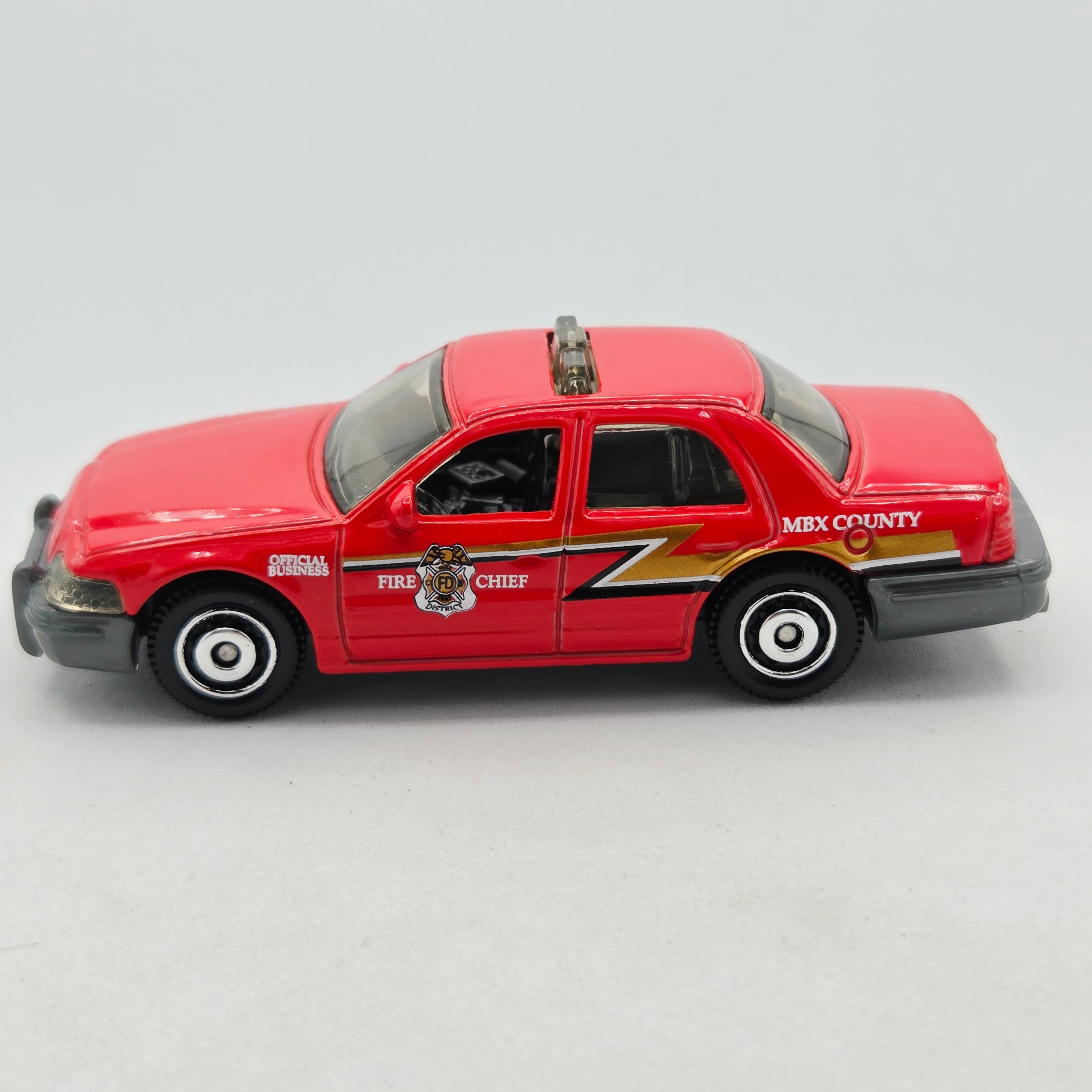 Matchbox '06 Ford Crown Victoria "Fire Chief" (2017 MBX 5 Pack City Service - Multipack Exclusive)