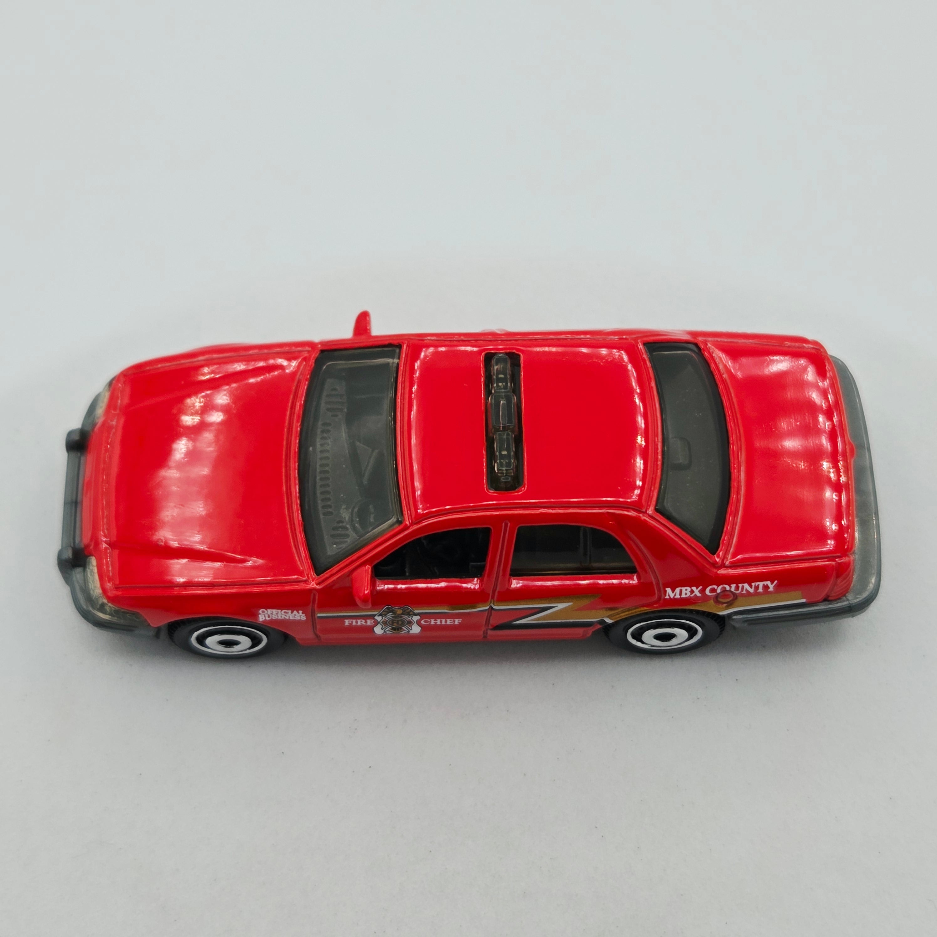 Matchbox '06 Ford Crown Victoria "Fire Chief" (2017 MBX 5 Pack City Service - Multipack Exclusive)