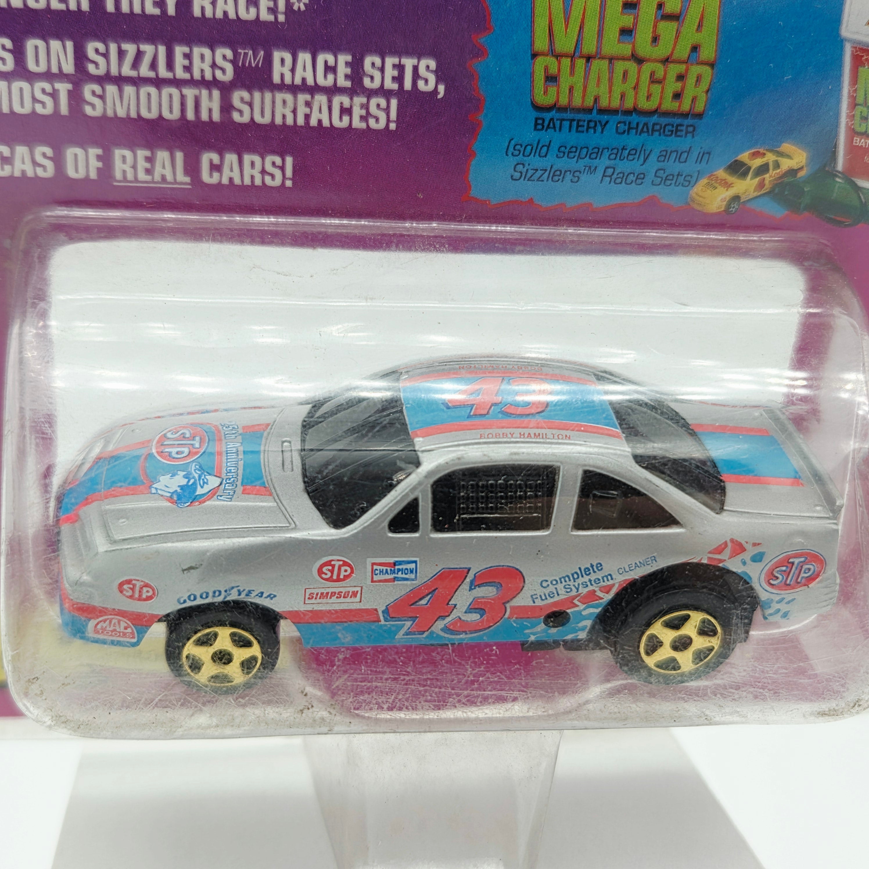 Playing Mantis - Stock Car STP 43 Bobby Hamilton (1996 Sizzlers - Rechargeable Motorized Racers)