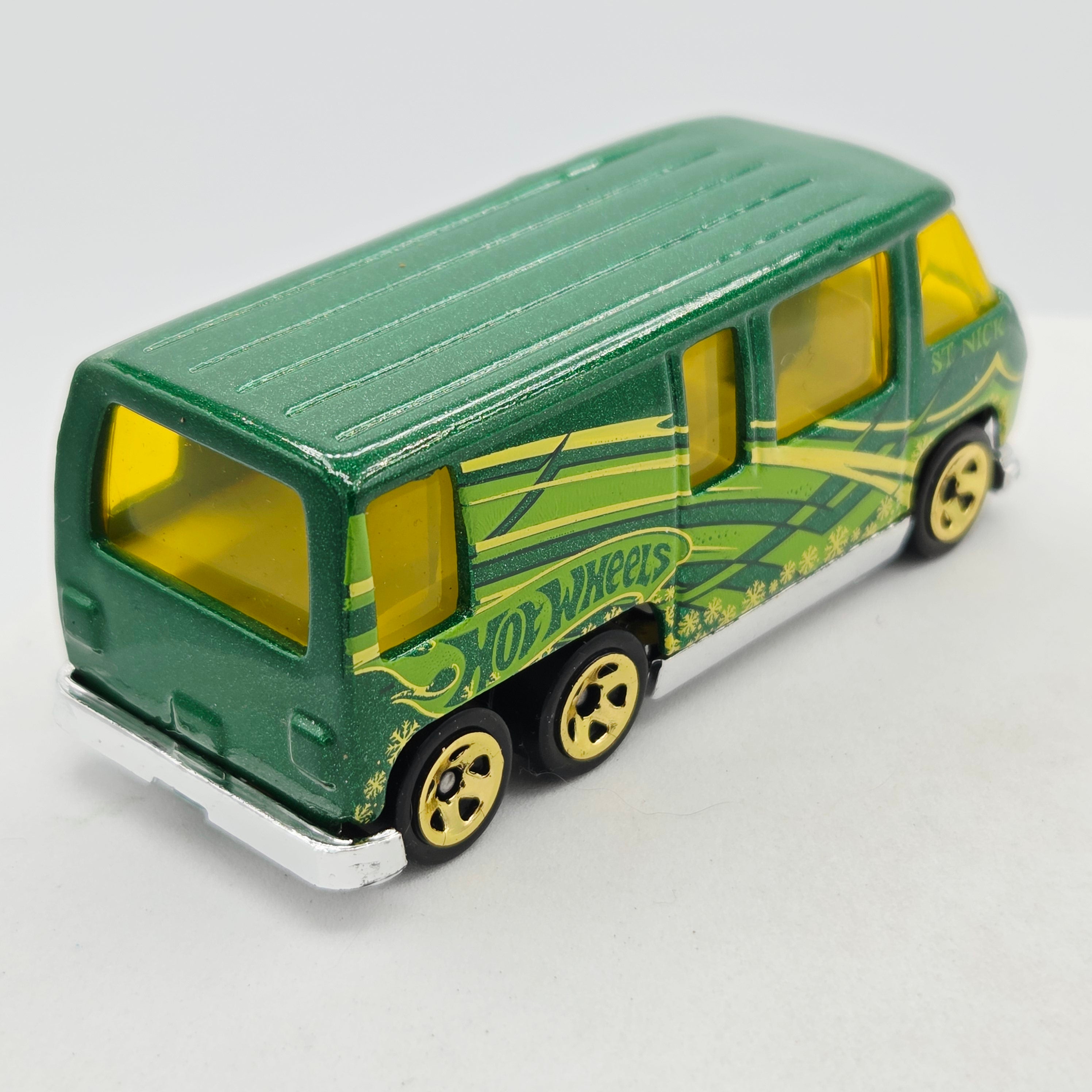 Hot Wheels GMC Motorhome RV Van (2008 HW Holiday Hot Rods 3 Pack - Target Stores Exclusive)