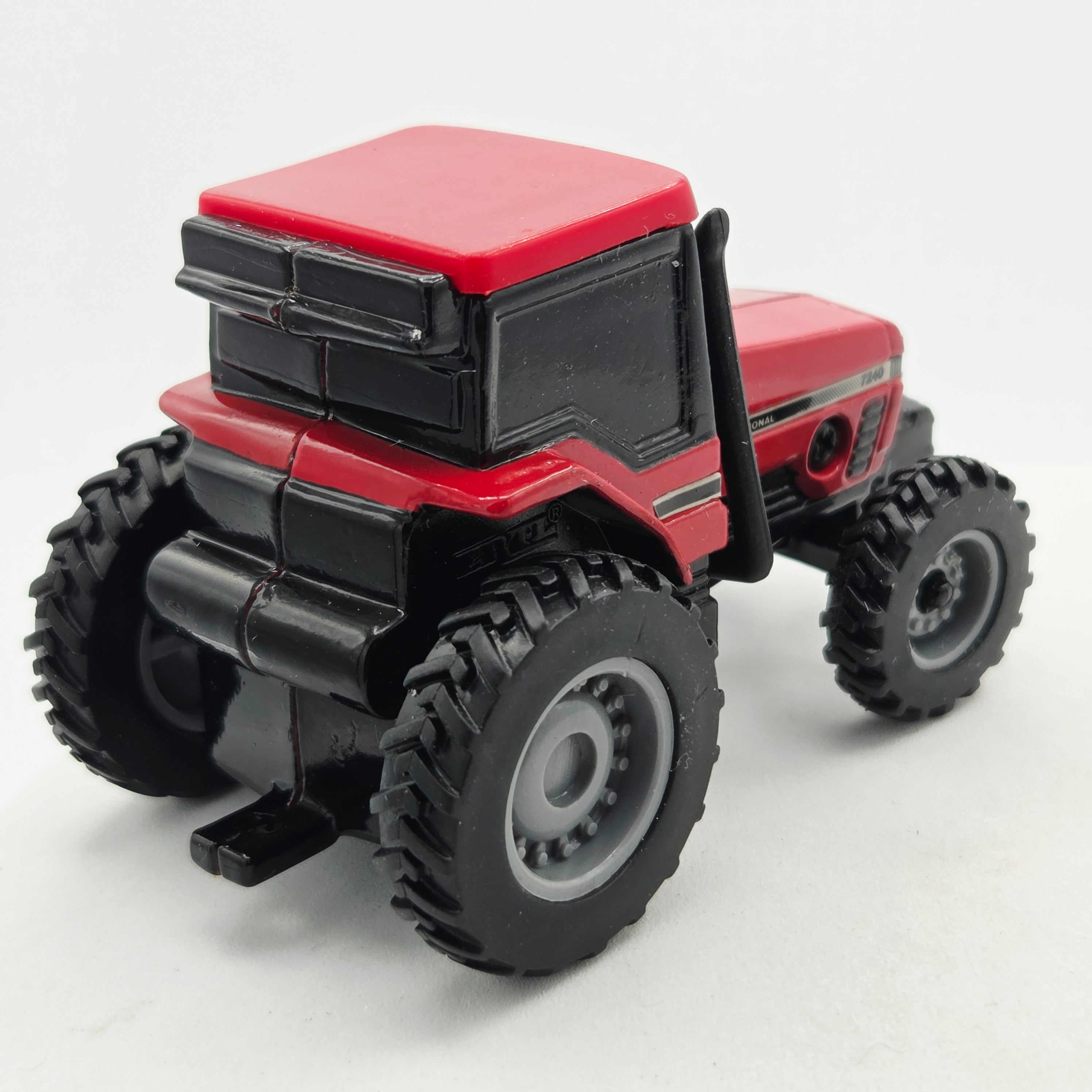 ERTL Case International 7240 Tractor - Motorized Action (1997 Farm Machines)