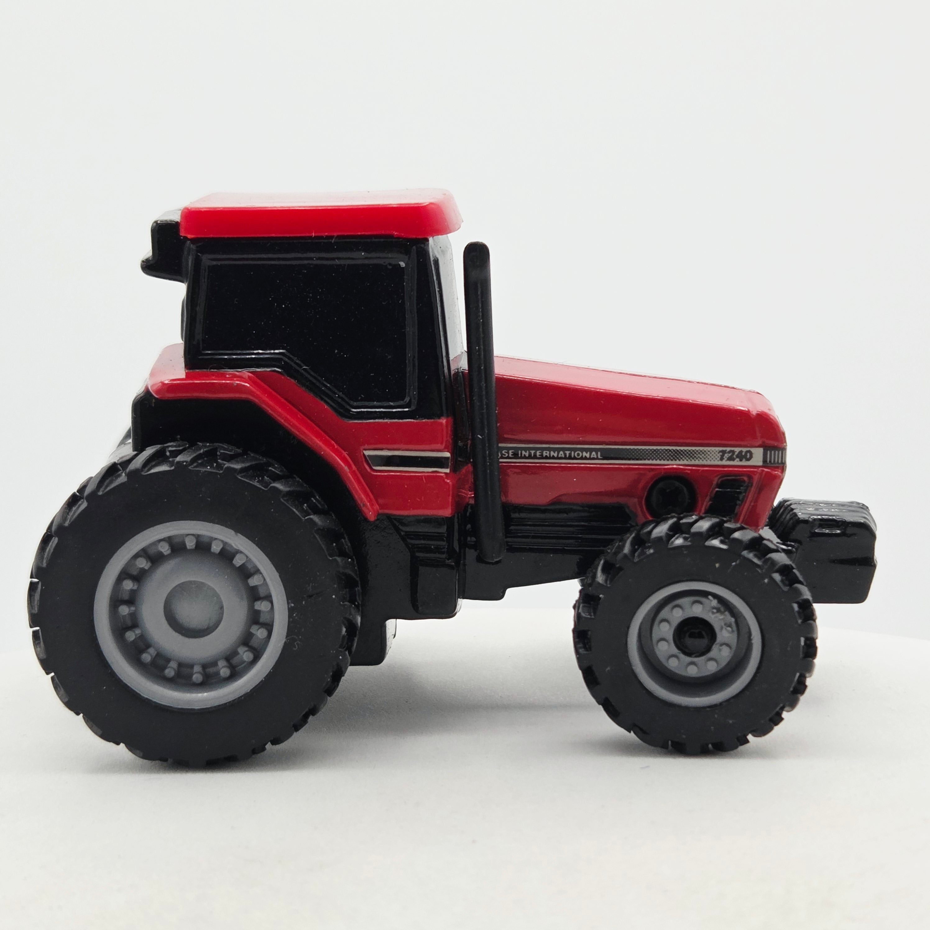 ERTL Case International 7240 Tractor - Motorized Action (1997 Farm Machines)